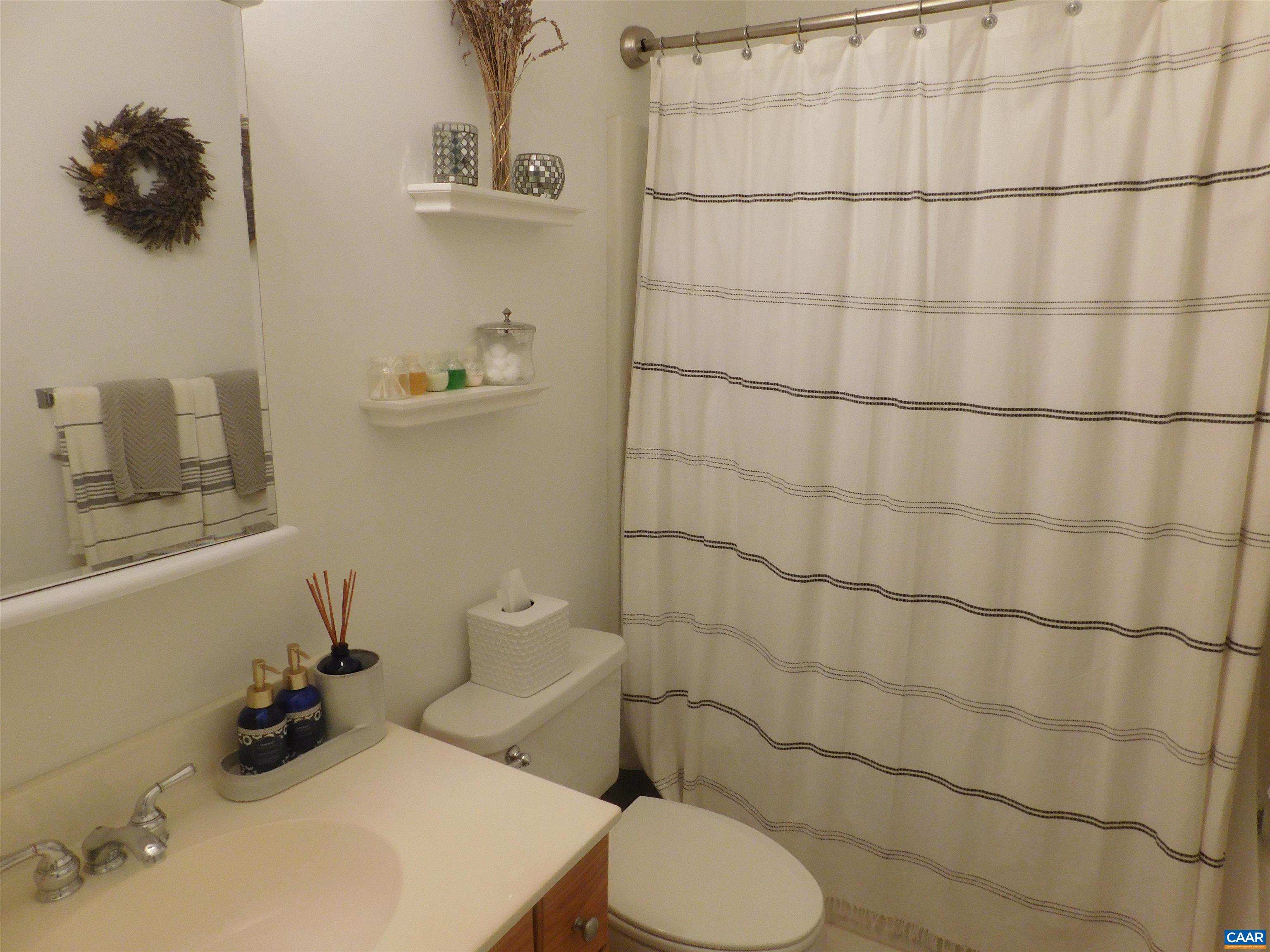 339 LEAPING FOX LN, CHARLOTTESVILLE, Virginia 22902, 3 Bedrooms Bedrooms, ,2 BathroomsBathrooms,Residential,339 LEAPING FOX LN,665467 MLS # 665467