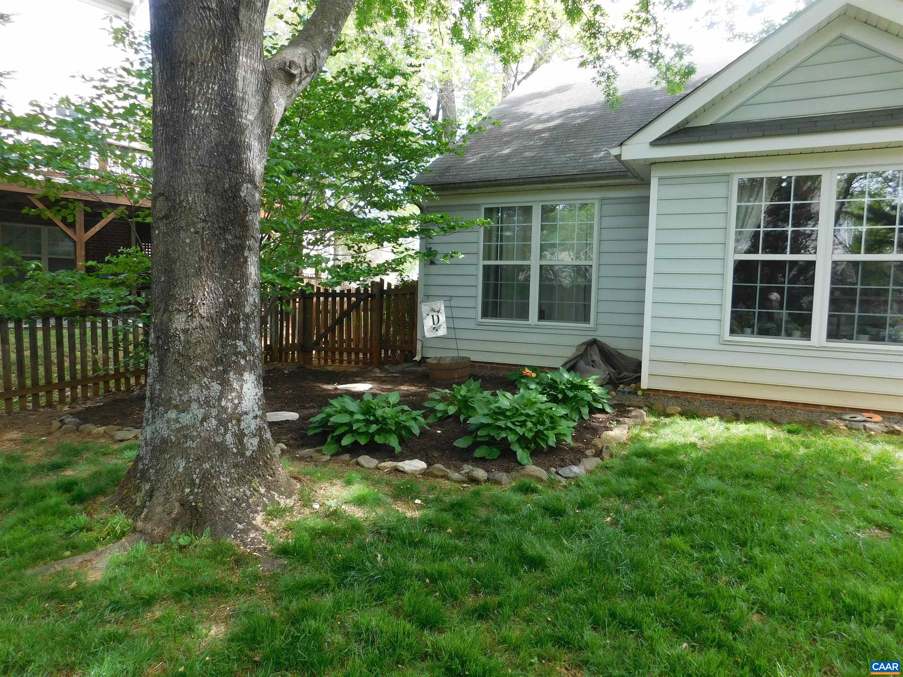 339 LEAPING FOX LN, CHARLOTTESVILLE, Virginia 22902, 3 Bedrooms Bedrooms, ,2 BathroomsBathrooms,Residential,339 LEAPING FOX LN,665467 MLS # 665467
