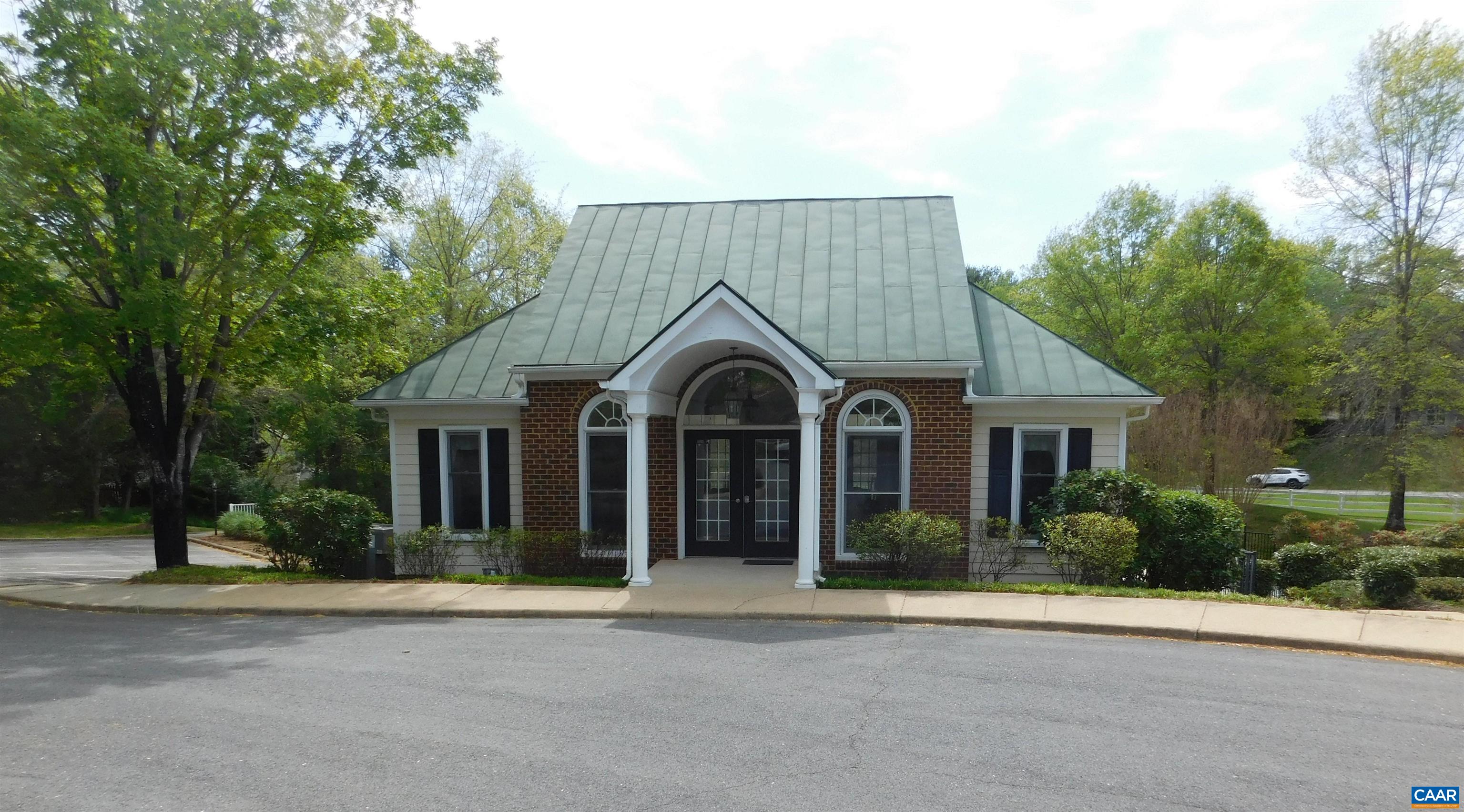 339 LEAPING FOX LN, CHARLOTTESVILLE, Virginia 22902, 3 Bedrooms Bedrooms, ,2 BathroomsBathrooms,Residential,339 LEAPING FOX LN,665467 MLS # 665467