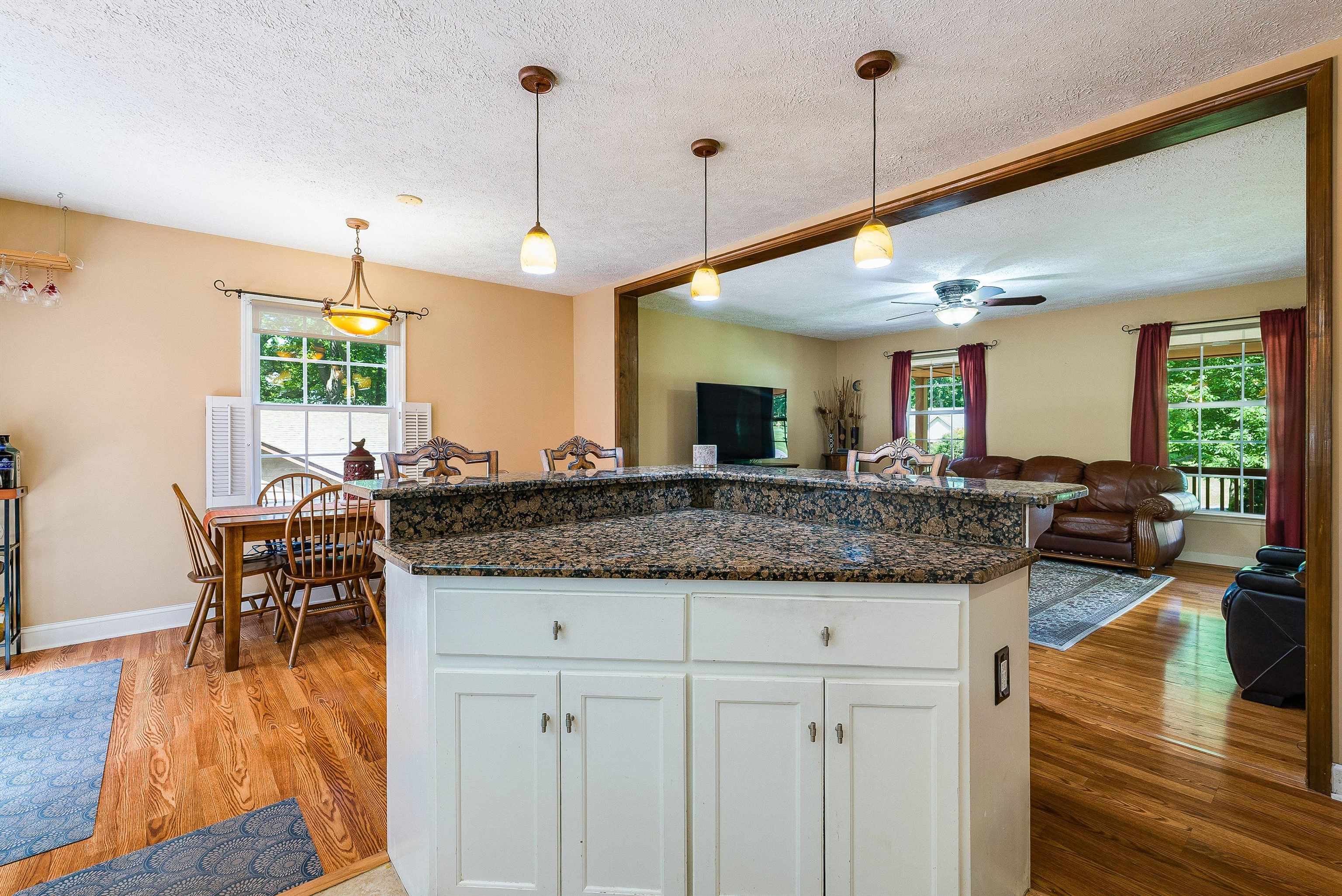 37 MARKELS LN, STAUNTON, Virginia 24401, 4 Bedrooms Bedrooms, ,3 BathroomsBathrooms,Residential,37 Markels Ln.,37 MARKELS LN,665469 MLS # 665469
