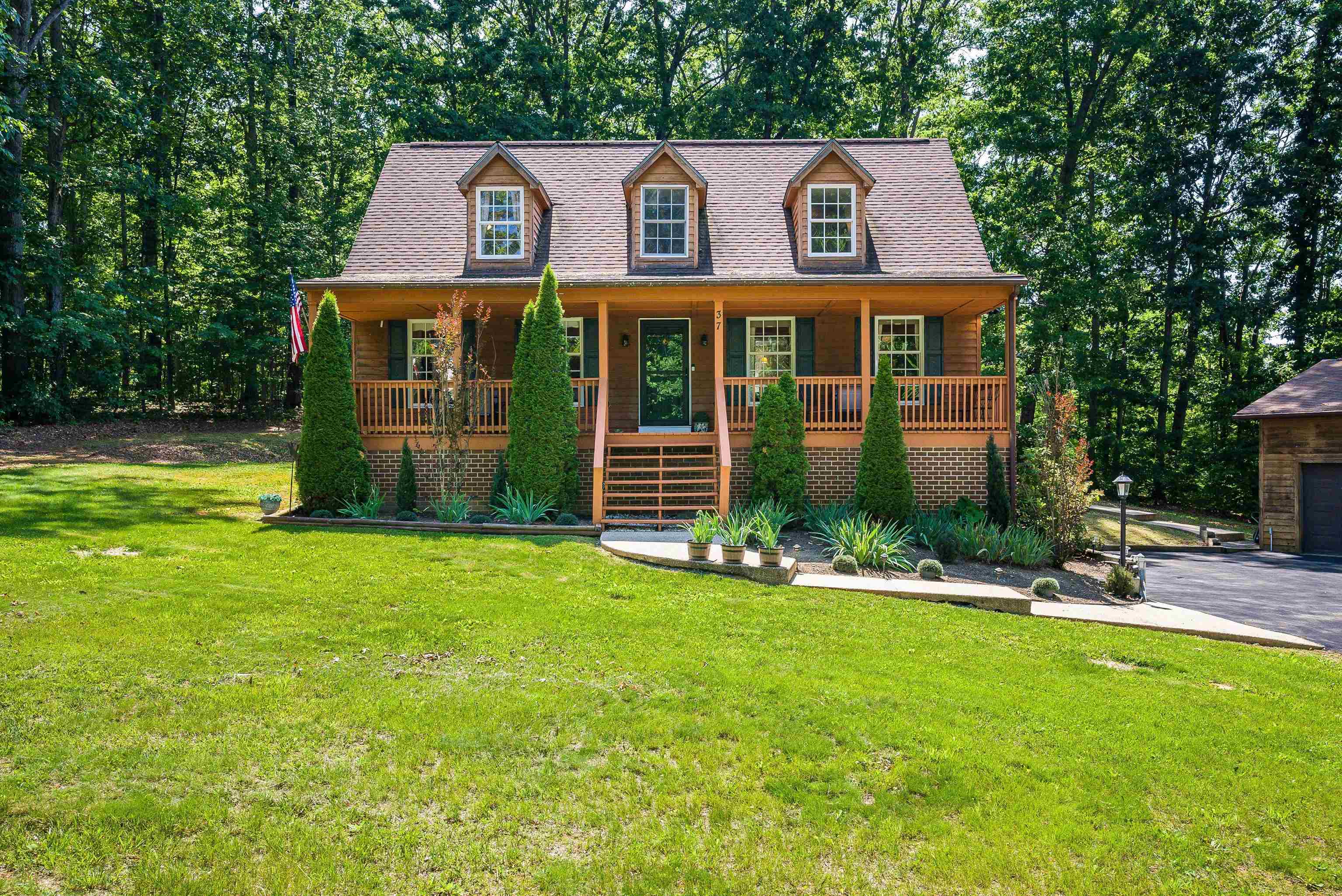 37 MARKELS LN, STAUNTON, Virginia 24401, 4 Bedrooms Bedrooms, ,3 BathroomsBathrooms,Residential,37 Markels Ln.,37 MARKELS LN,665469 MLS # 665469