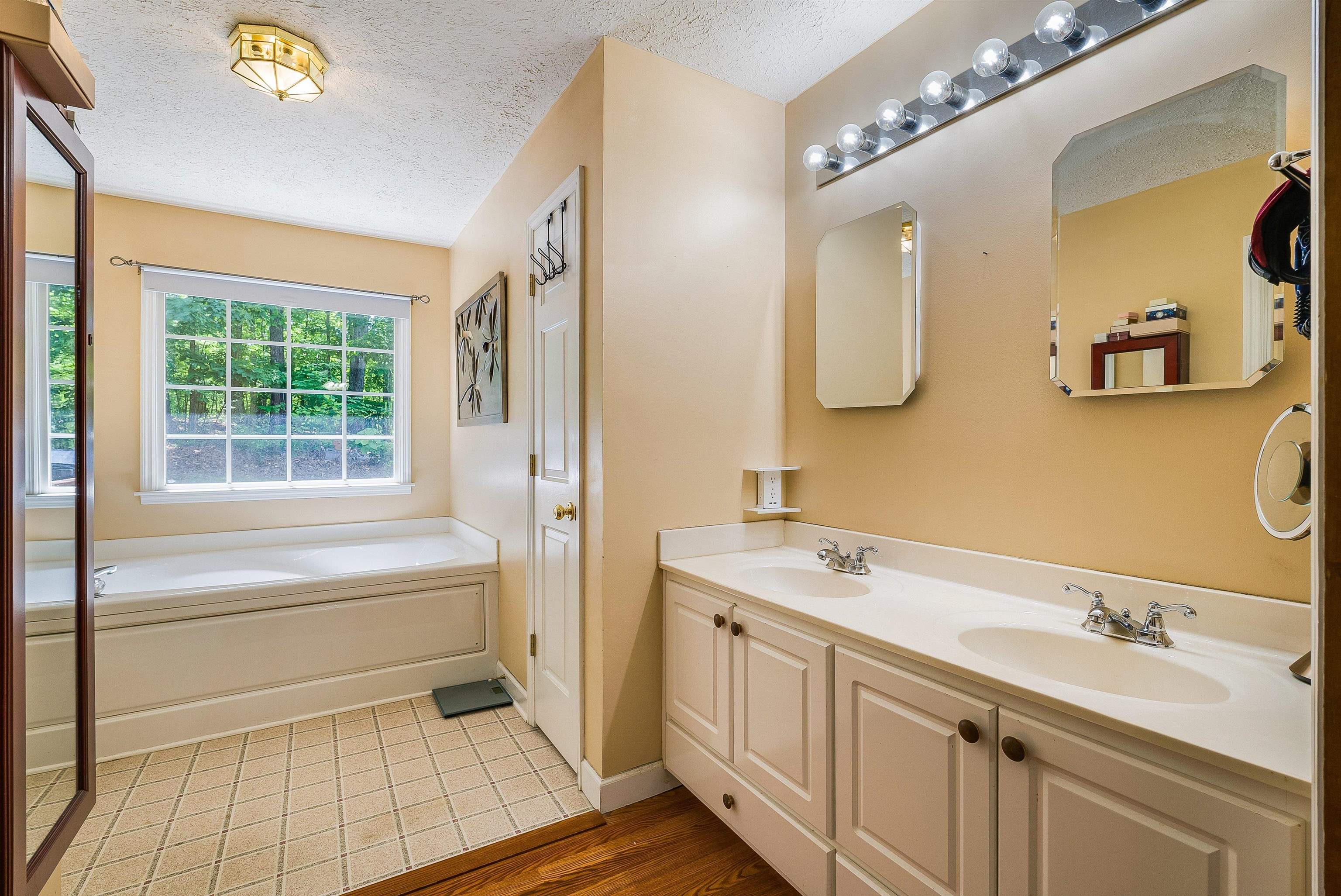 37 MARKELS LN, STAUNTON, Virginia 24401, 4 Bedrooms Bedrooms, ,3 BathroomsBathrooms,Residential,37 Markels Ln.,37 MARKELS LN,665469 MLS # 665469