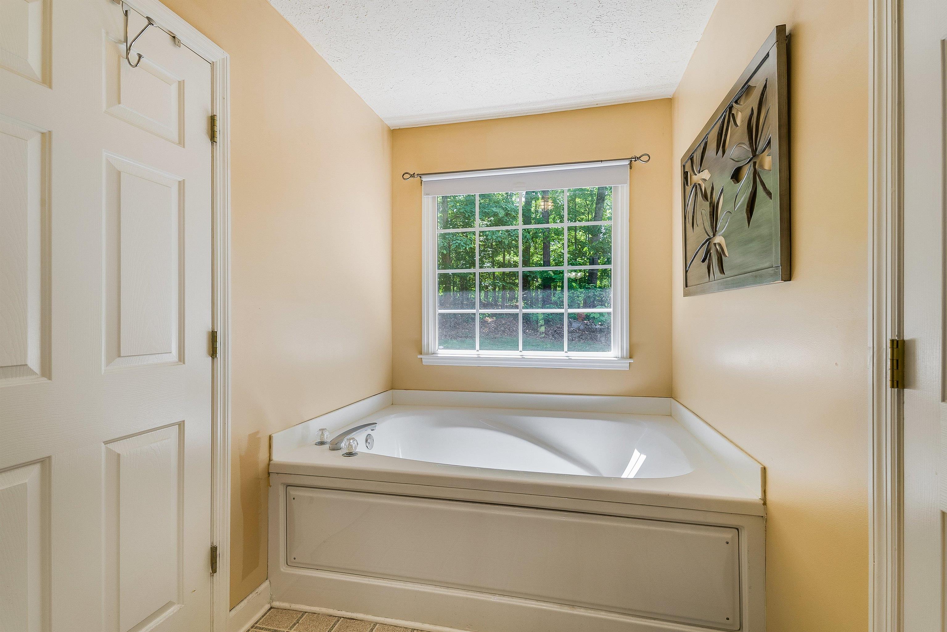 37 MARKELS LN, STAUNTON, Virginia 24401, 4 Bedrooms Bedrooms, ,3 BathroomsBathrooms,Residential,37 Markels Ln.,37 MARKELS LN,665469 MLS # 665469