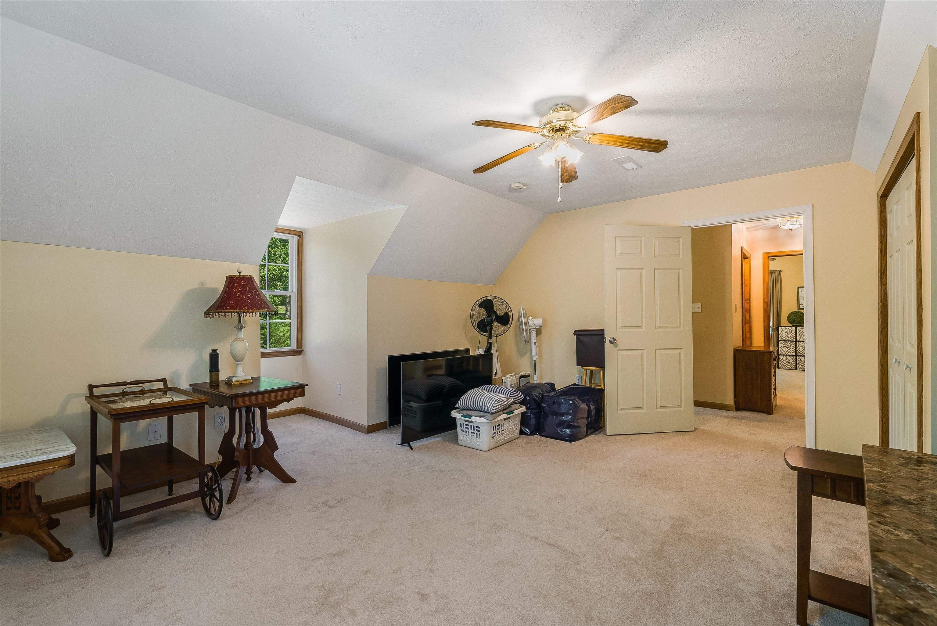 37 MARKELS LN, STAUNTON, Virginia 24401, 4 Bedrooms Bedrooms, ,3 BathroomsBathrooms,Residential,37 Markels Ln.,37 MARKELS LN,665469 MLS # 665469