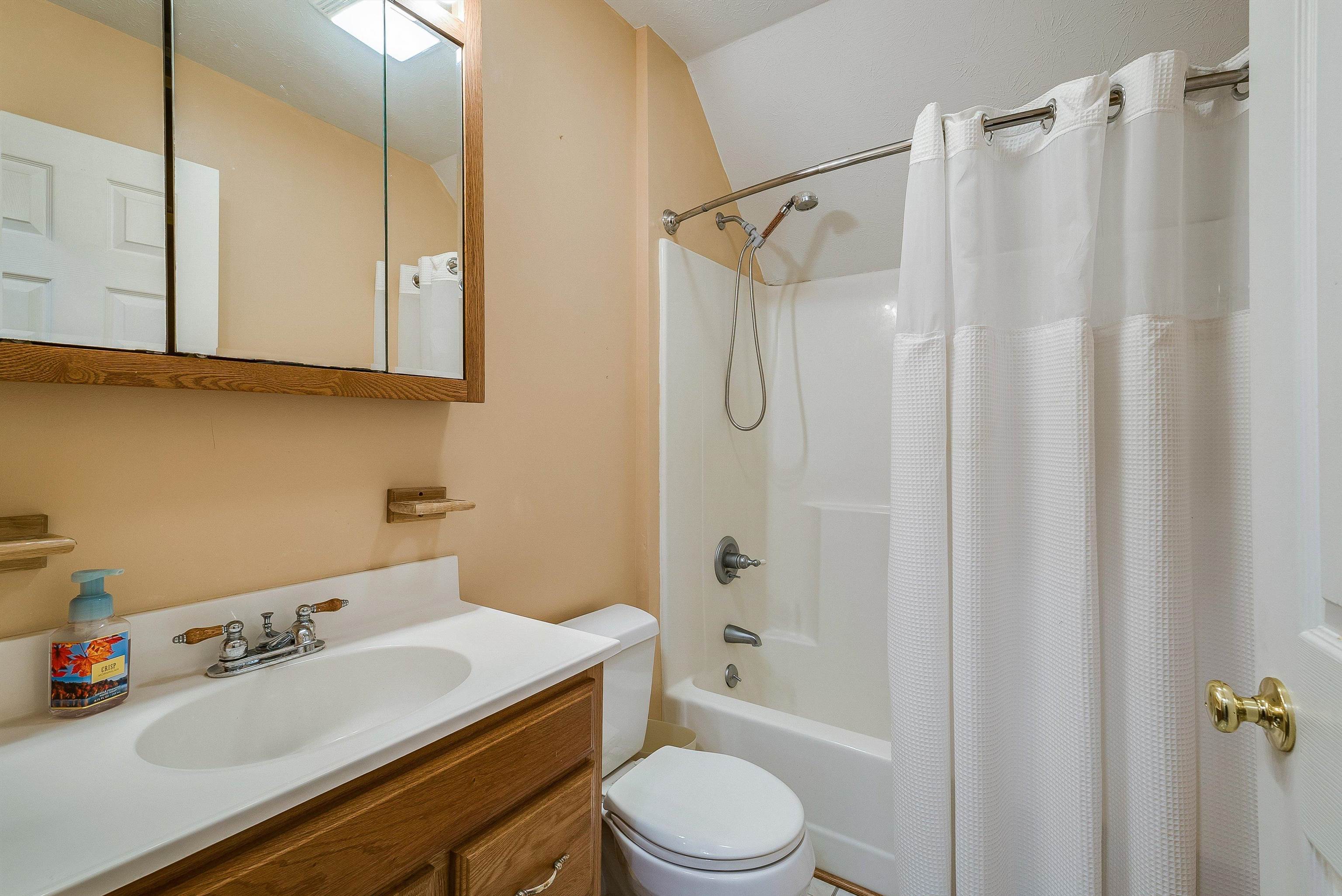 37 MARKELS LN, STAUNTON, Virginia 24401, 4 Bedrooms Bedrooms, ,3 BathroomsBathrooms,Residential,37 Markels Ln.,37 MARKELS LN,665469 MLS # 665469