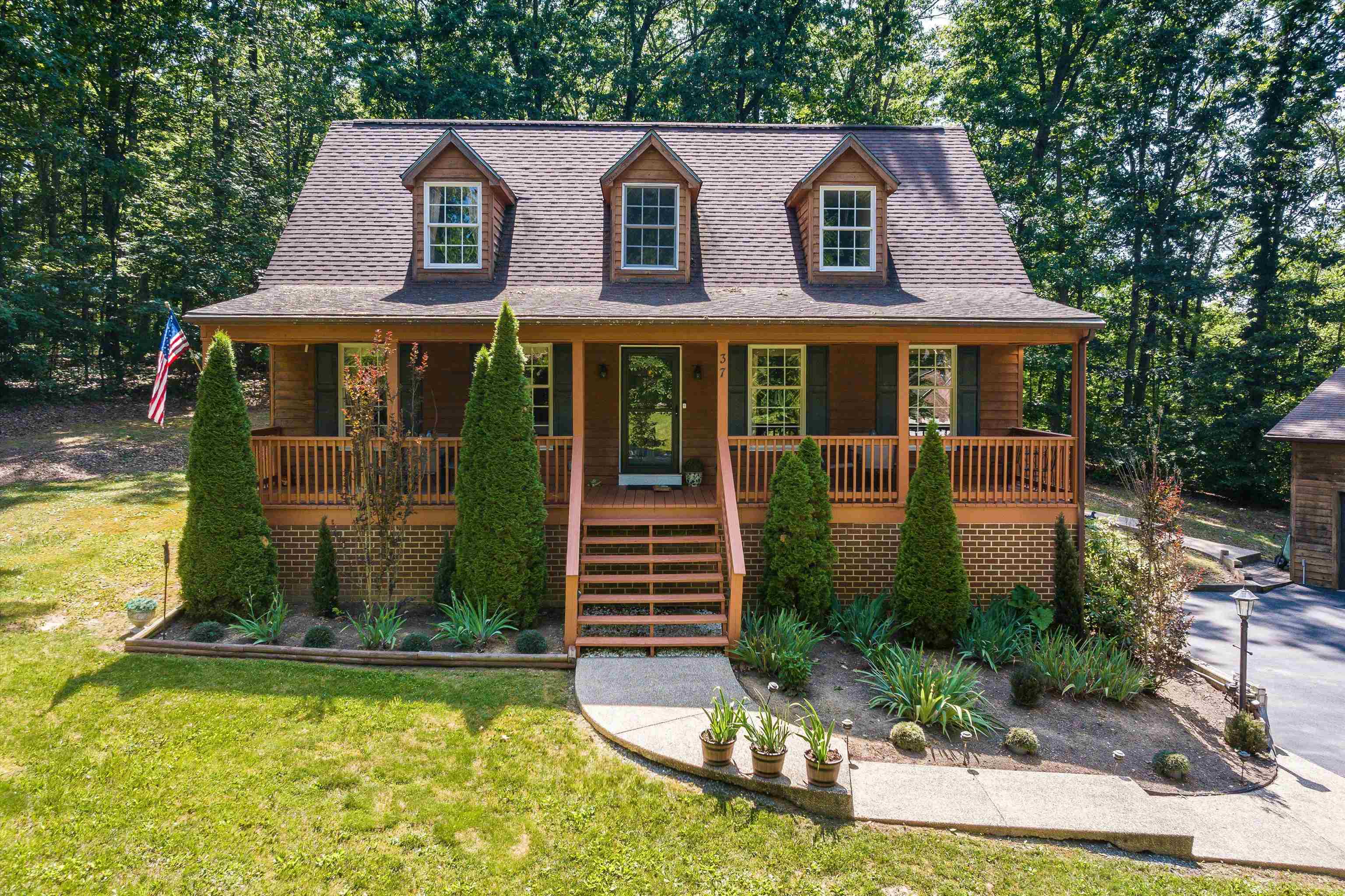 37 MARKELS LN, STAUNTON, Virginia 24401, 4 Bedrooms Bedrooms, ,3 BathroomsBathrooms,Residential,37 Markels Ln.,37 MARKELS LN,665469 MLS # 665469