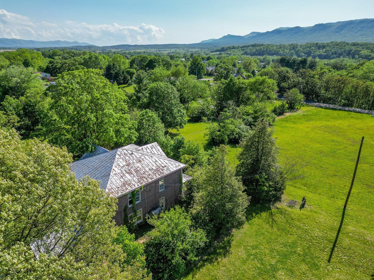 506 WILLIAMS AVE, SHENANDOAH, Virginia 22849, 4 Bedrooms Bedrooms, ,1 BathroomBathrooms,Residential,506 WILLIAMS AVE,665476 MLS # 665476