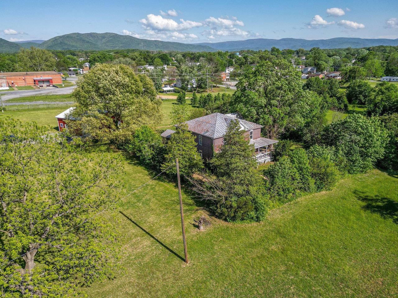 506 WILLIAMS AVE, SHENANDOAH, Virginia 22849, 4 Bedrooms Bedrooms, ,1 BathroomBathrooms,Residential,506 WILLIAMS AVE,665476 MLS # 665476
