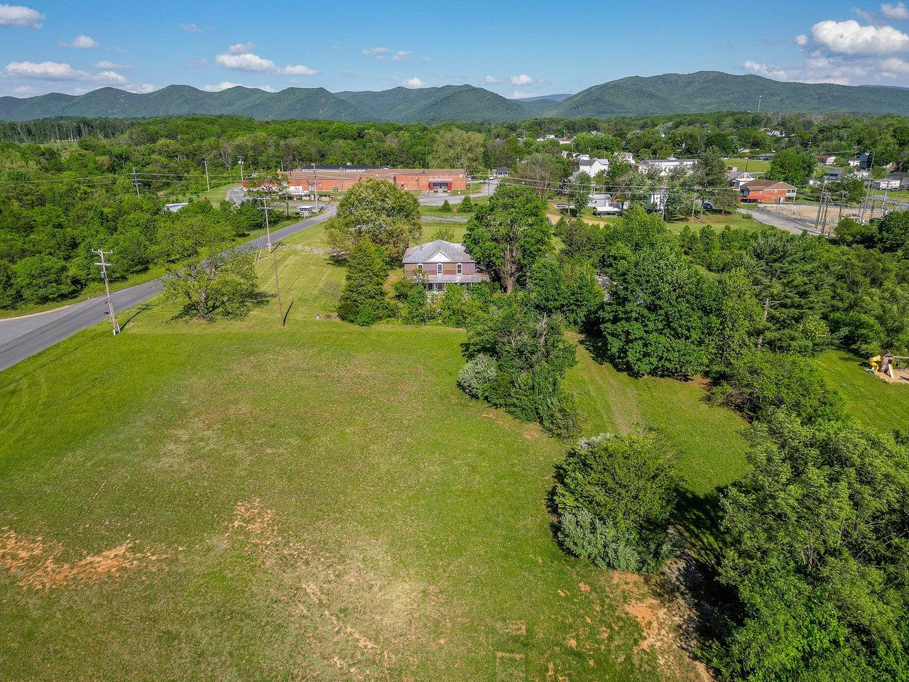 506 WILLIAMS AVE, SHENANDOAH, Virginia 22849, 4 Bedrooms Bedrooms, ,1 BathroomBathrooms,Residential,506 WILLIAMS AVE,665476 MLS # 665476