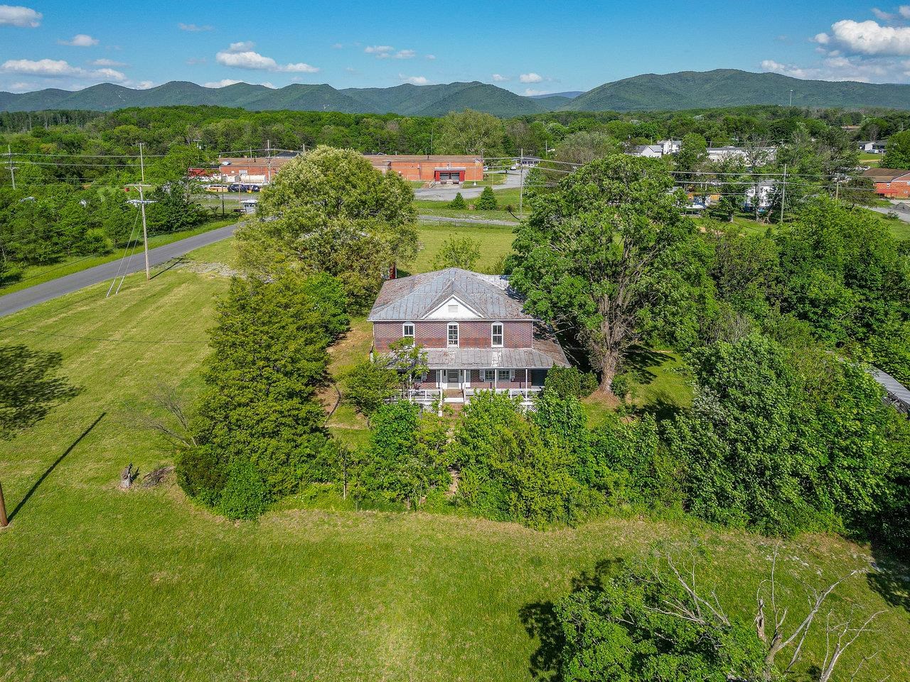 506 WILLIAMS AVE, SHENANDOAH, Virginia 22849, 4 Bedrooms Bedrooms, ,1 BathroomBathrooms,Residential,506 WILLIAMS AVE,665476 MLS # 665476