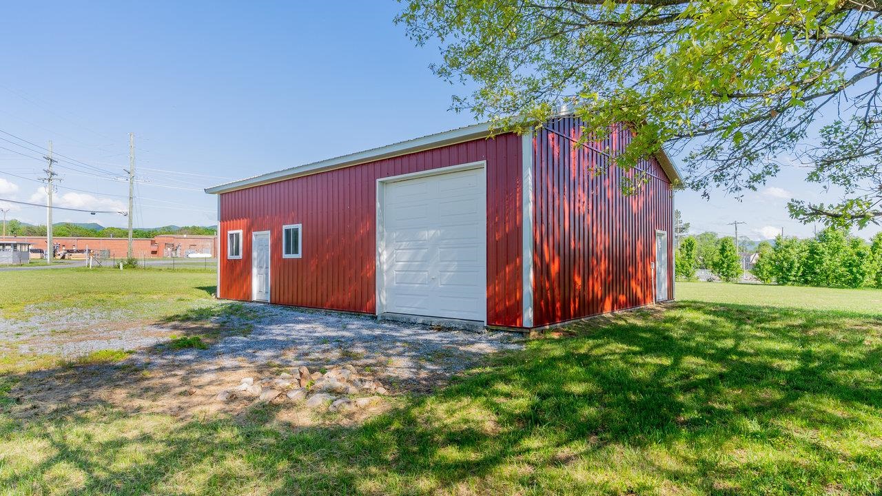 506 WILLIAMS AVE, SHENANDOAH, Virginia 22849, 4 Bedrooms Bedrooms, ,1 BathroomBathrooms,Residential,506 WILLIAMS AVE,665476 MLS # 665476