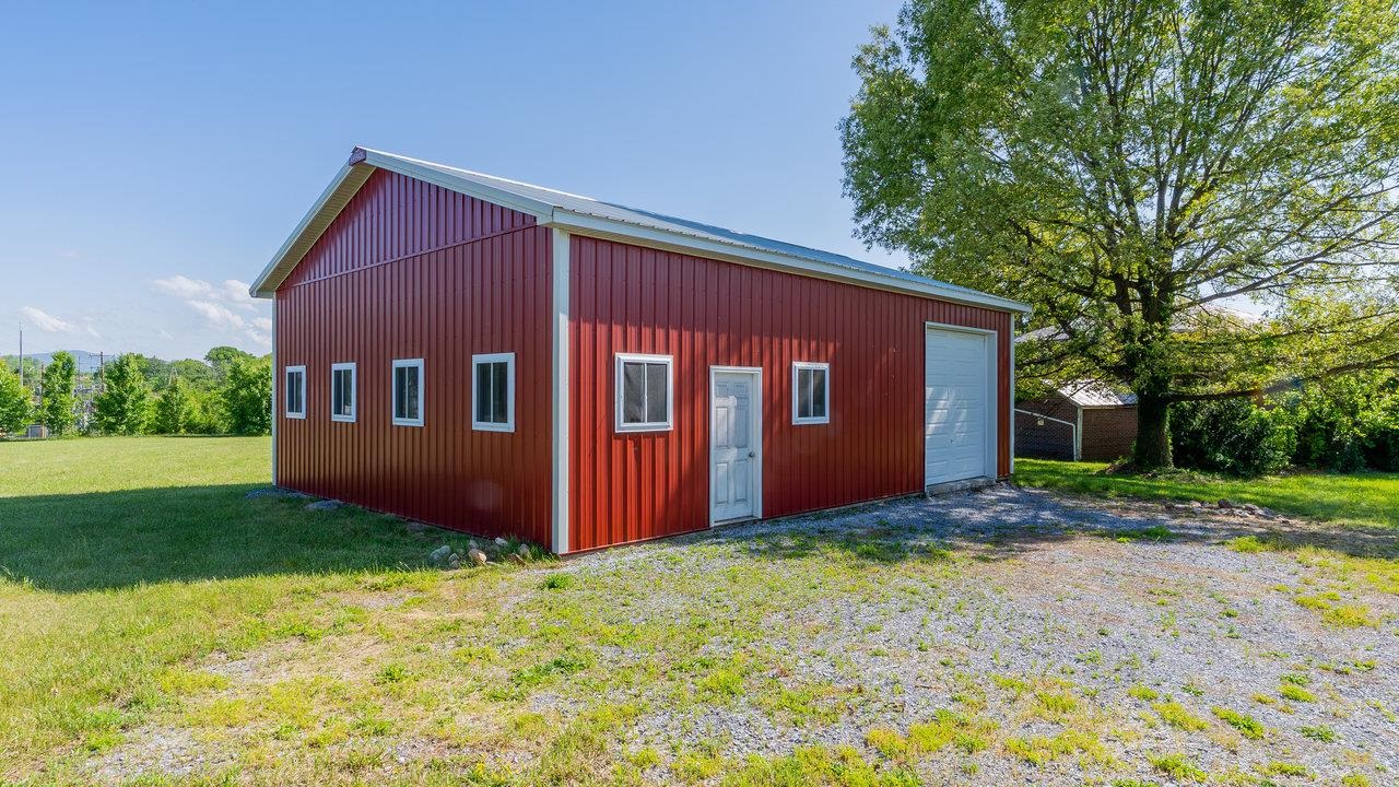 506 WILLIAMS AVE, SHENANDOAH, Virginia 22849, 4 Bedrooms Bedrooms, ,1 BathroomBathrooms,Residential,506 WILLIAMS AVE,665476 MLS # 665476