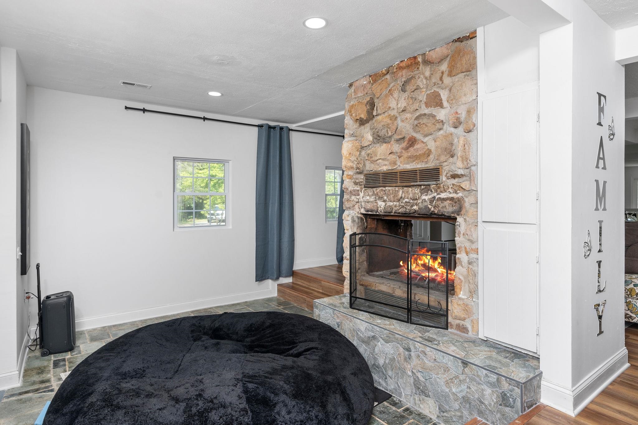 2003 RINACAS CORNER RD, SHENANDOAH, Virginia 22849, 4 Bedrooms Bedrooms, ,4 BathroomsBathrooms,Residential,2003 RINACAS CORNER RD,665484 MLS # 665484