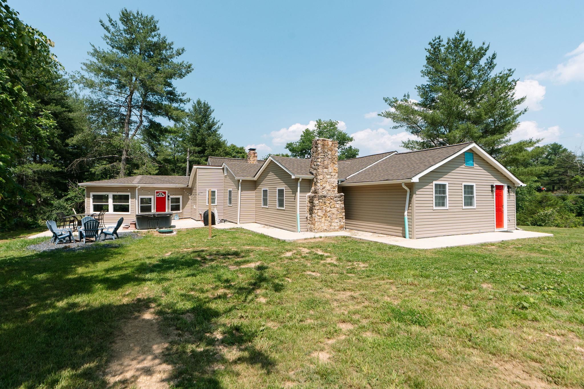 2003 RINACAS CORNER RD, SHENANDOAH, Virginia 22849, 4 Bedrooms Bedrooms, ,4 BathroomsBathrooms,Residential,2003 RINACAS CORNER RD,665484 MLS # 665484
