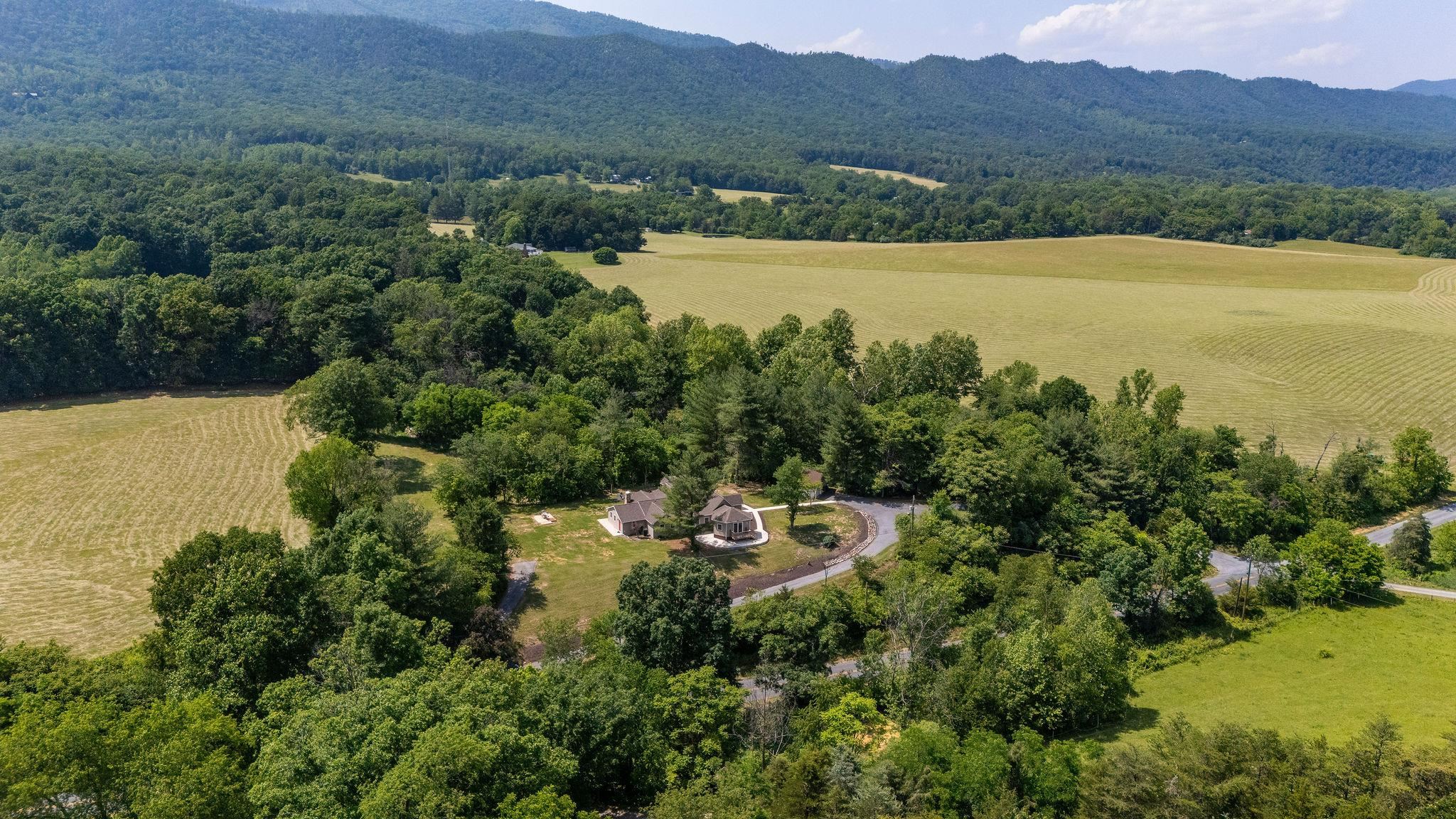 2003 RINACAS CORNER RD, SHENANDOAH, Virginia 22849, 4 Bedrooms Bedrooms, ,4 BathroomsBathrooms,Residential,2003 RINACAS CORNER RD,665484 MLS # 665484
