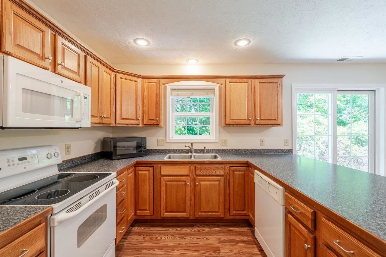 2330 WISHING WELL CT, HARRISONBURG, Virginia 22801, 3 Bedrooms Bedrooms, ,3 BathroomsBathrooms,Residential,2330 WISHING WELL CT,665485 MLS # 665485