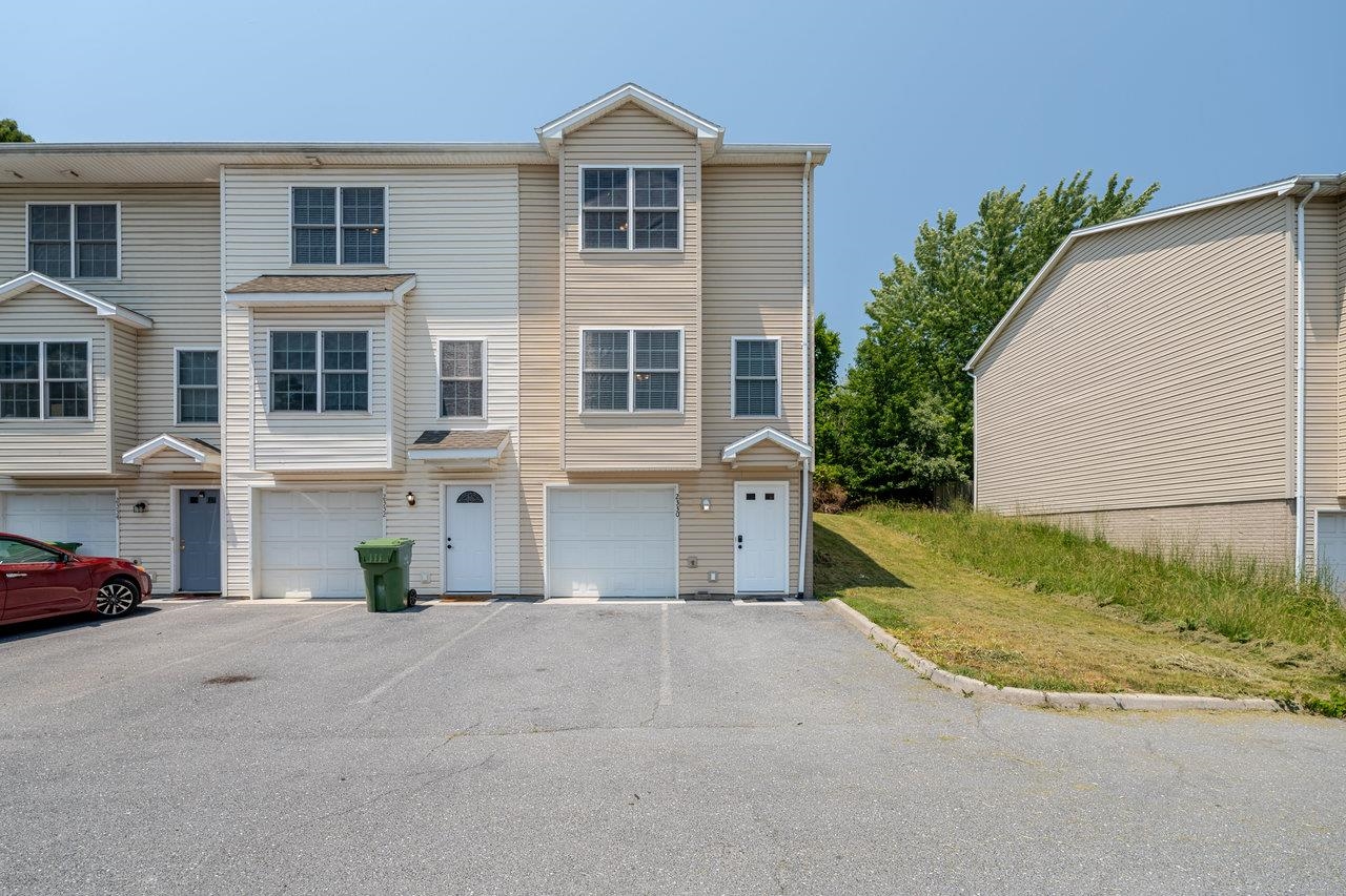 2330 WISHING WELL CT, HARRISONBURG, Virginia 22801, 3 Bedrooms Bedrooms, ,3 BathroomsBathrooms,Residential,2330 WISHING WELL CT,665485 MLS # 665485