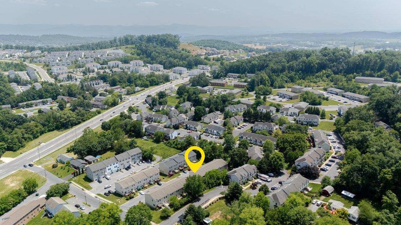 2330 WISHING WELL CT, HARRISONBURG, Virginia 22801, 3 Bedrooms Bedrooms, ,3 BathroomsBathrooms,Residential,2330 WISHING WELL CT,665485 MLS # 665485