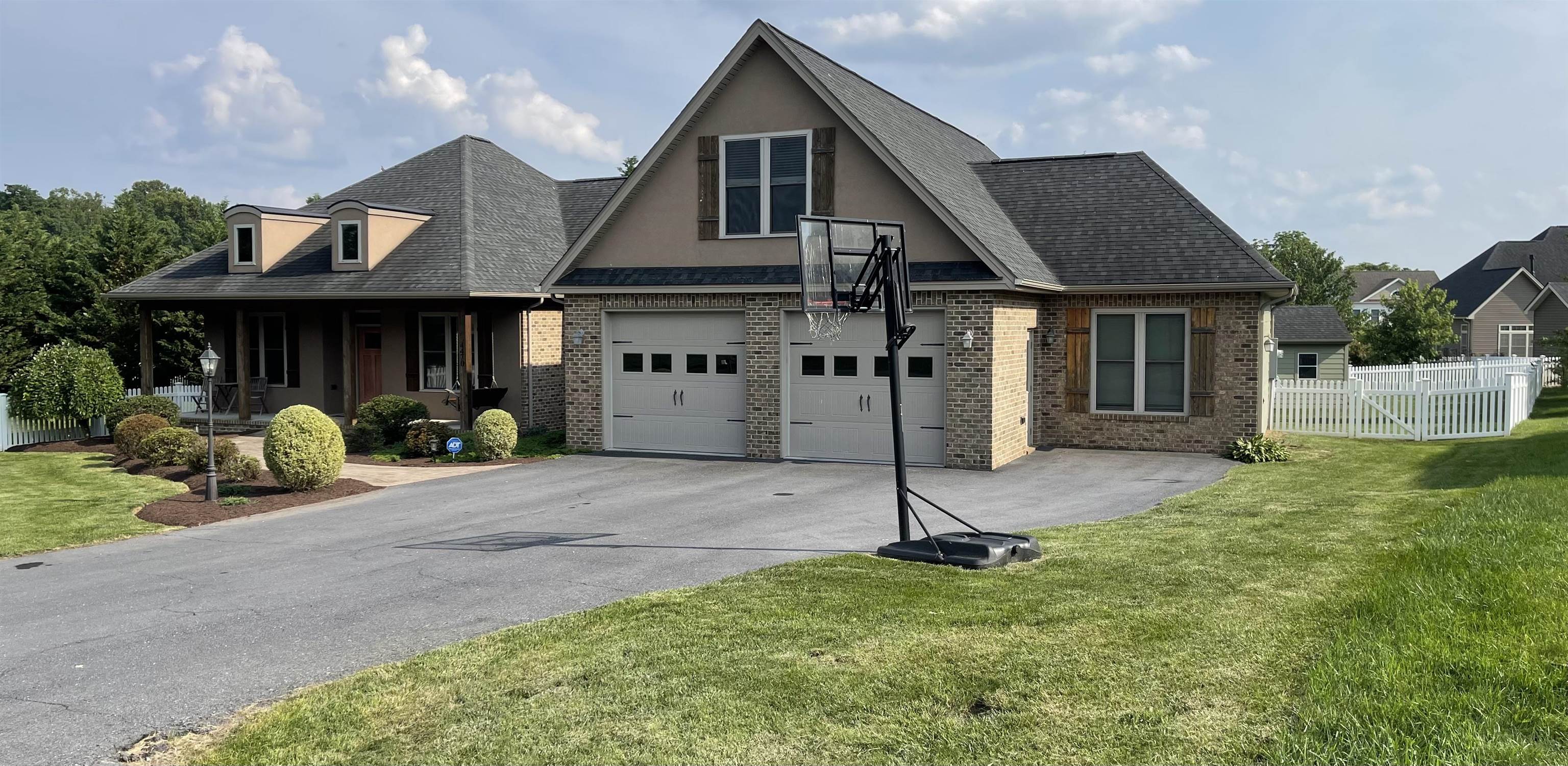 4470 RIDGECREST CT, ROCKINGHAM, Virginia 22901, 5 Bedrooms Bedrooms, ,5 BathroomsBathrooms,Residential,Brick beauty on a private cul-de-sac,4470 RIDGECREST CT,665487 MLS # 665487