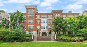 400 CAMERON STATION BLVD #105, ALEXANDRIA, Virginia 22304, 2 Bedrooms Bedrooms, ,2 BathroomsBathrooms,Residential,For sale,400 CAMERON STATION BLVD #105,VAAX2044682 MLS # VAAX2044682