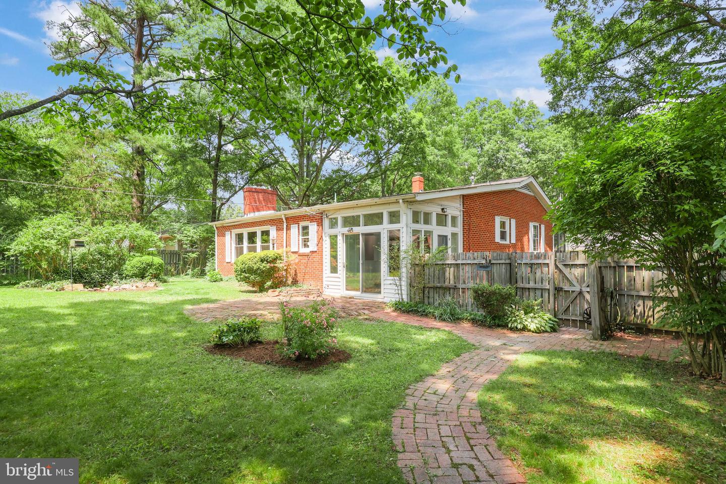 33 PENDLETON RD, FREDERICKSBURG, Virginia 22405, 3 Bedrooms Bedrooms, 7 Rooms Rooms,1 BathroomBathrooms,Residential,For sale,33 PENDLETON RD,VAST2038474 MLS # VAST2038474
