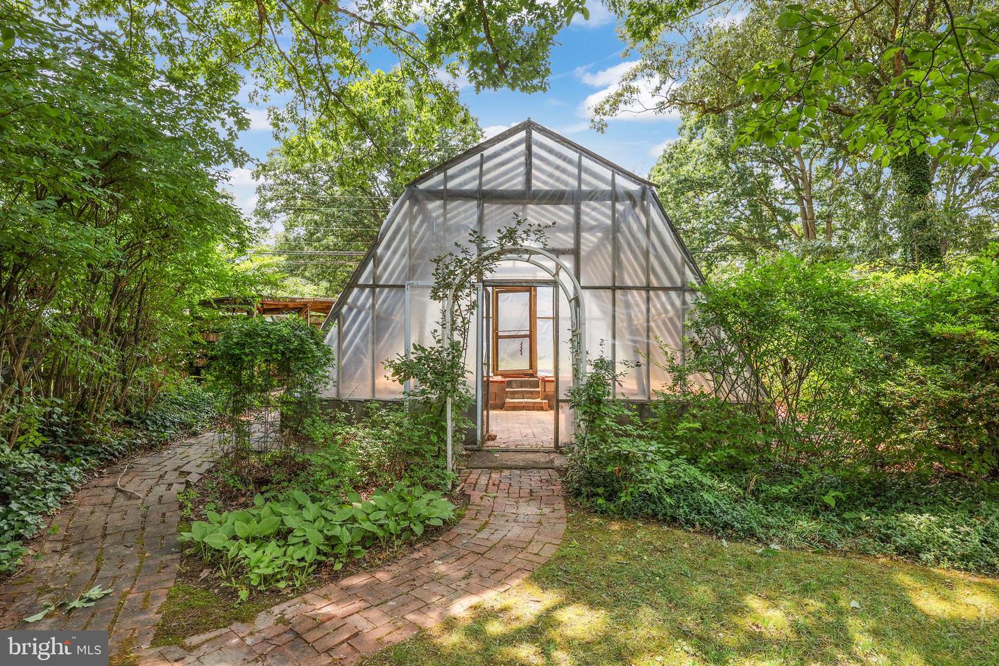 33 PENDLETON RD, FREDERICKSBURG, Virginia 22405, 3 Bedrooms Bedrooms, 7 Rooms Rooms,1 BathroomBathrooms,Residential,For sale,33 PENDLETON RD,VAST2038474 MLS # VAST2038474