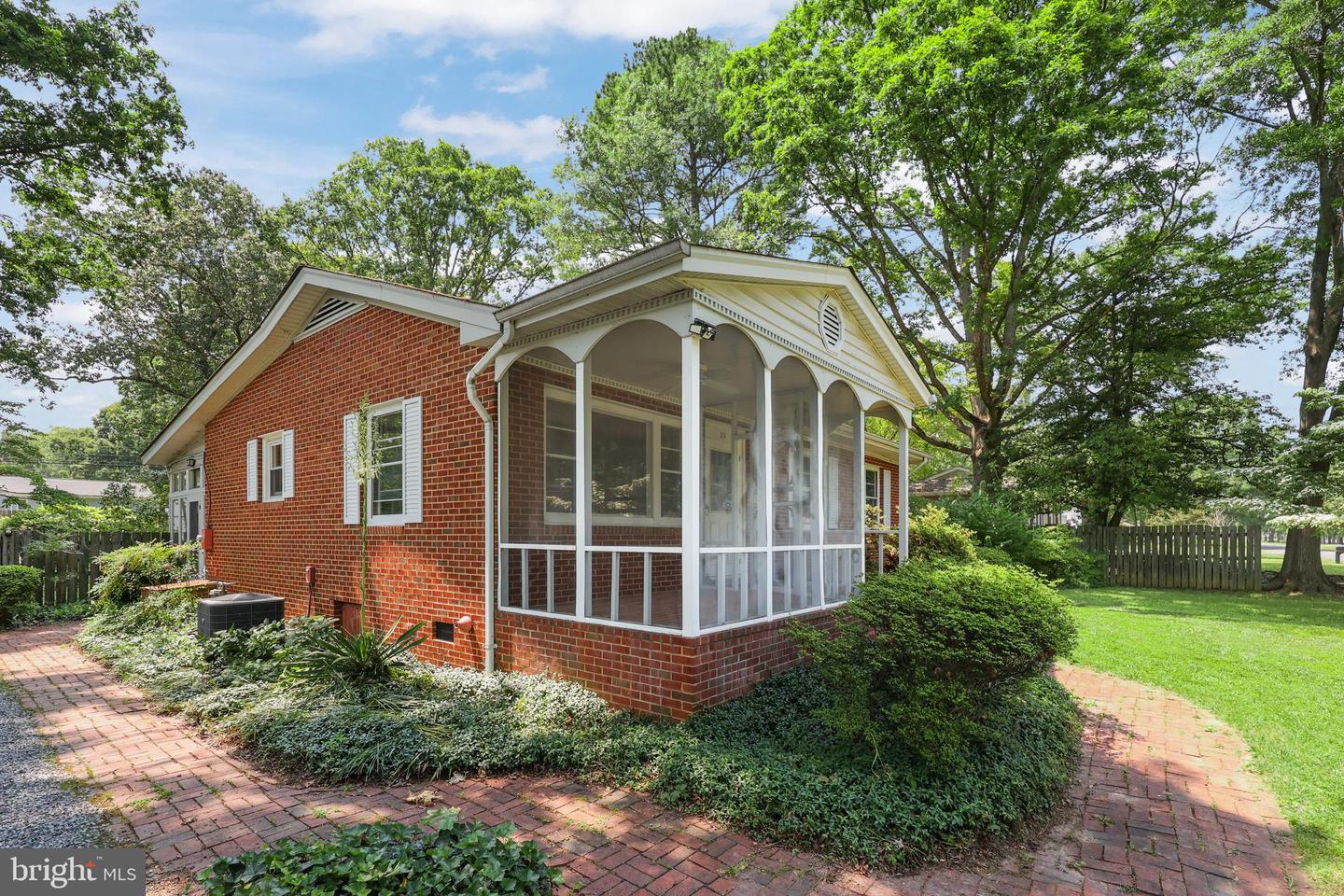 33 PENDLETON RD, FREDERICKSBURG, Virginia 22405, 3 Bedrooms Bedrooms, 7 Rooms Rooms,1 BathroomBathrooms,Residential,For sale,33 PENDLETON RD,VAST2038474 MLS # VAST2038474