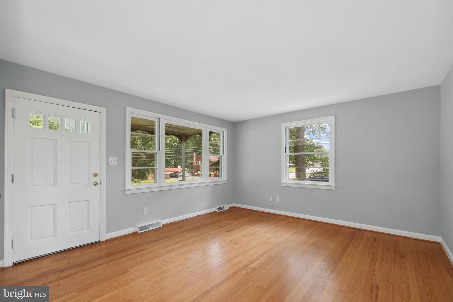 33 PENDLETON RD, FREDERICKSBURG, Virginia 22405, 3 Bedrooms Bedrooms, 7 Rooms Rooms,1 BathroomBathrooms,Residential,For sale,33 PENDLETON RD,VAST2038474 MLS # VAST2038474