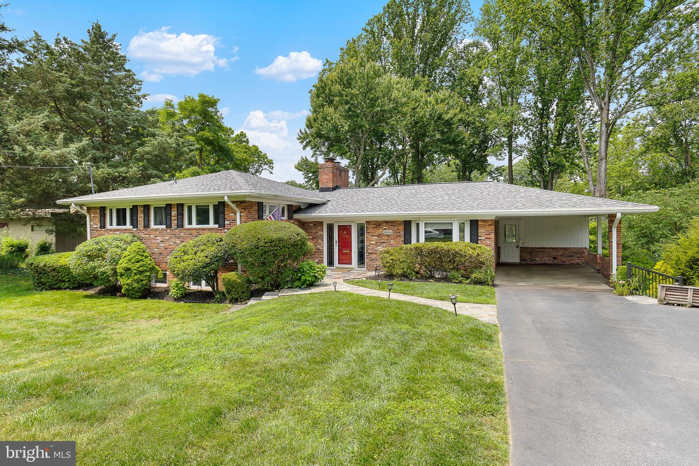3504 PINETREE TER, FALLS CHURCH, Virginia 22041, 6 Bedrooms Bedrooms, ,3 BathroomsBathrooms,Residential,For sale,3504 PINETREE TER,VAFX2238338 MLS # VAFX2238338