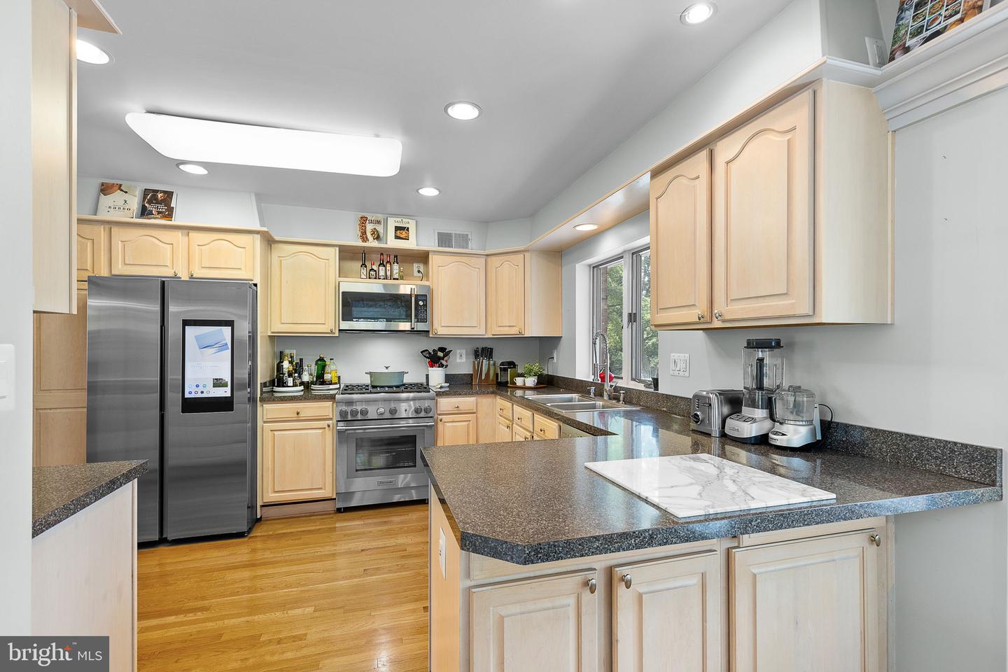3504 PINETREE TER, FALLS CHURCH, Virginia 22041, 6 Bedrooms Bedrooms, ,3 BathroomsBathrooms,Residential,For sale,3504 PINETREE TER,VAFX2238338 MLS # VAFX2238338