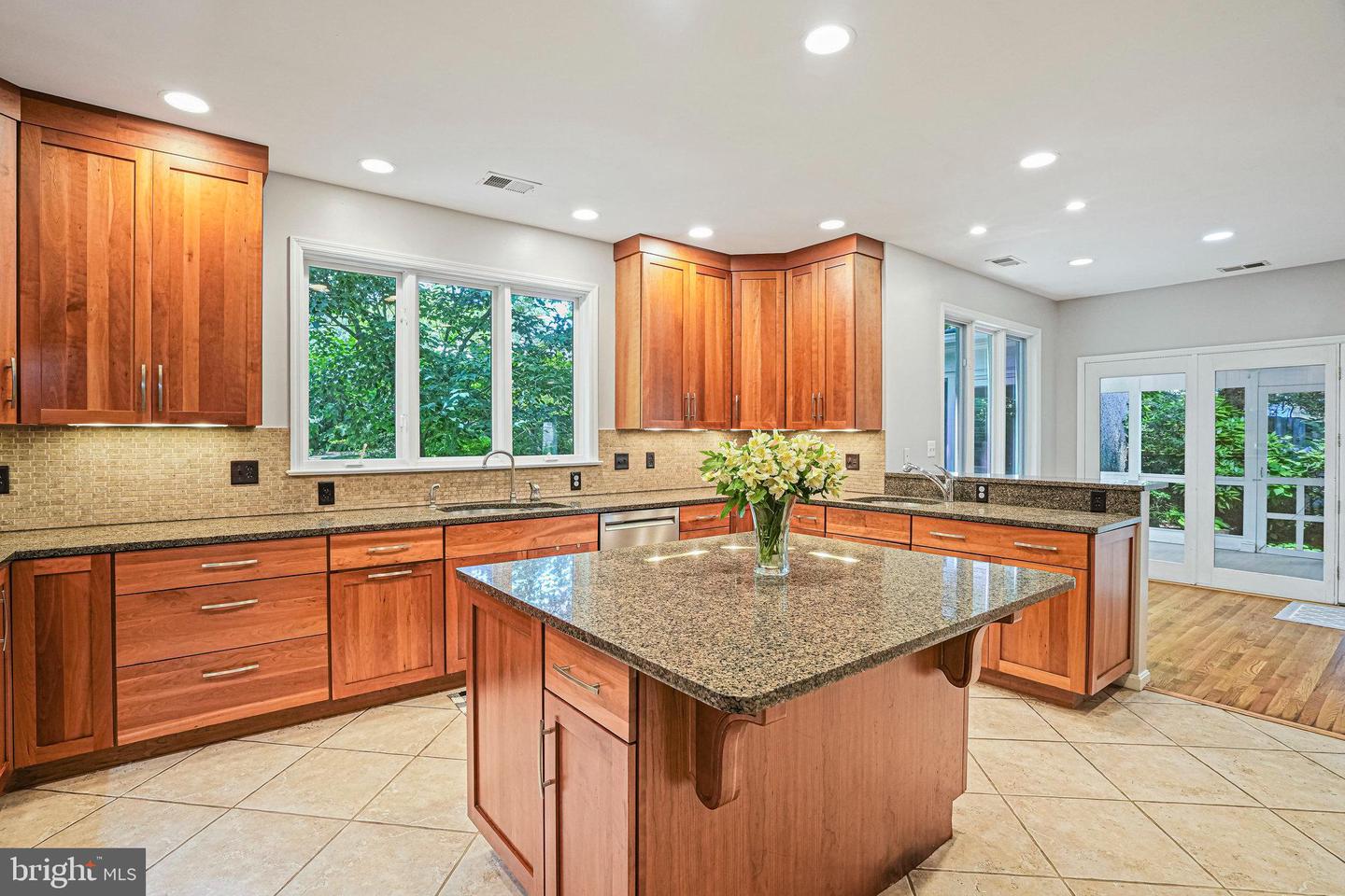 6225 CHERYL DR, FALLS CHURCH, Virginia 22044, 4 Bedrooms Bedrooms, ,3 BathroomsBathrooms,Residential,For sale,6225 CHERYL DR,VAFX2238380 MLS # VAFX2238380