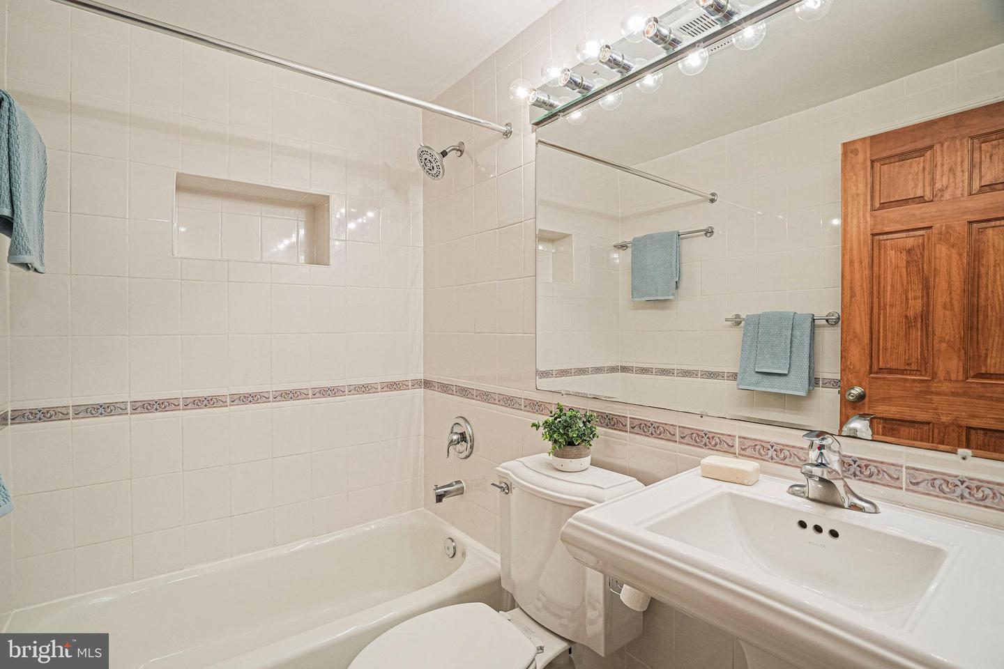 6225 CHERYL DR, FALLS CHURCH, Virginia 22044, 4 Bedrooms Bedrooms, ,3 BathroomsBathrooms,Residential,For sale,6225 CHERYL DR,VAFX2238380 MLS # VAFX2238380