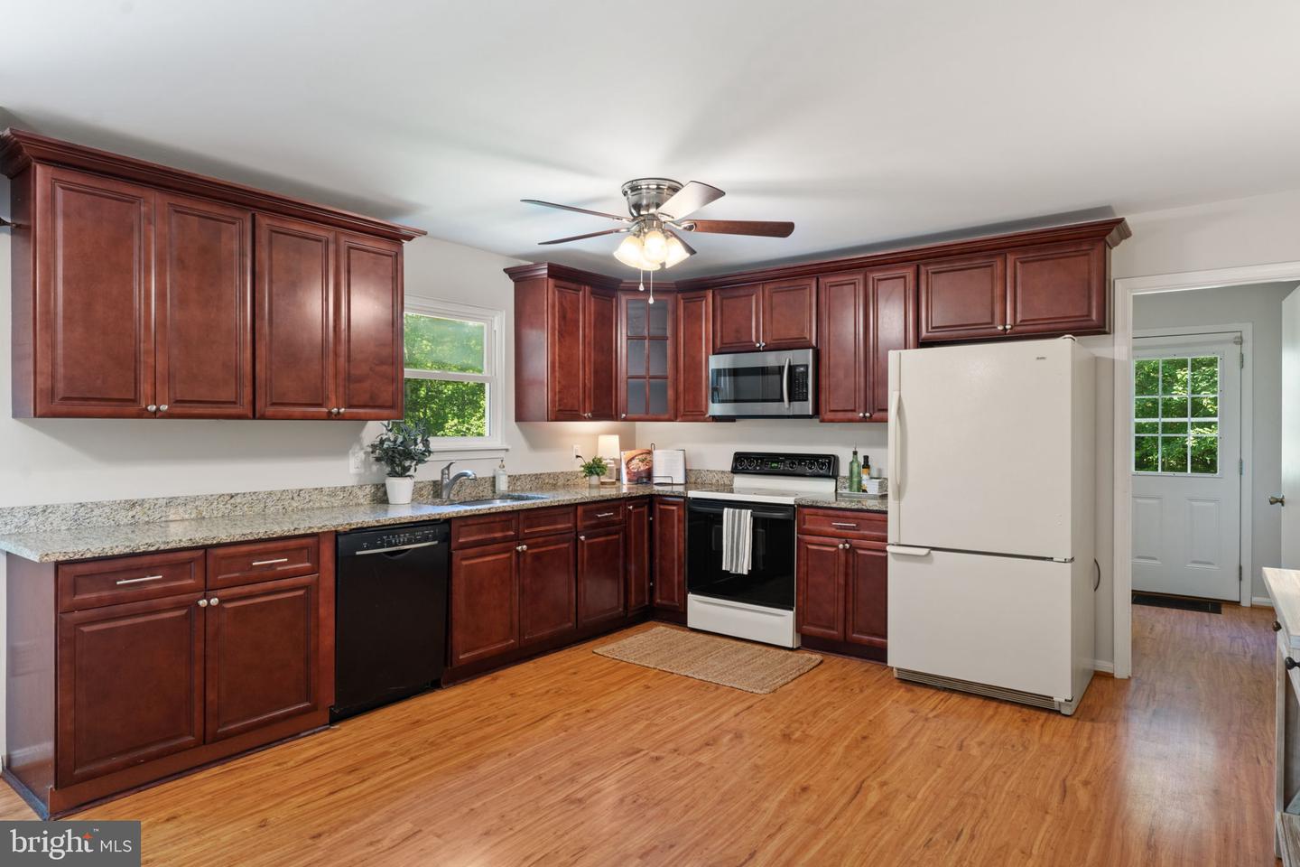 4229 JACKSON MILL RD, HAYMARKET, Virginia 20169, 4 Bedrooms Bedrooms, ,2 BathroomsBathrooms,Residential,For sale,4229 JACKSON MILL RD,VAPW2093924 MLS # VAPW2093924