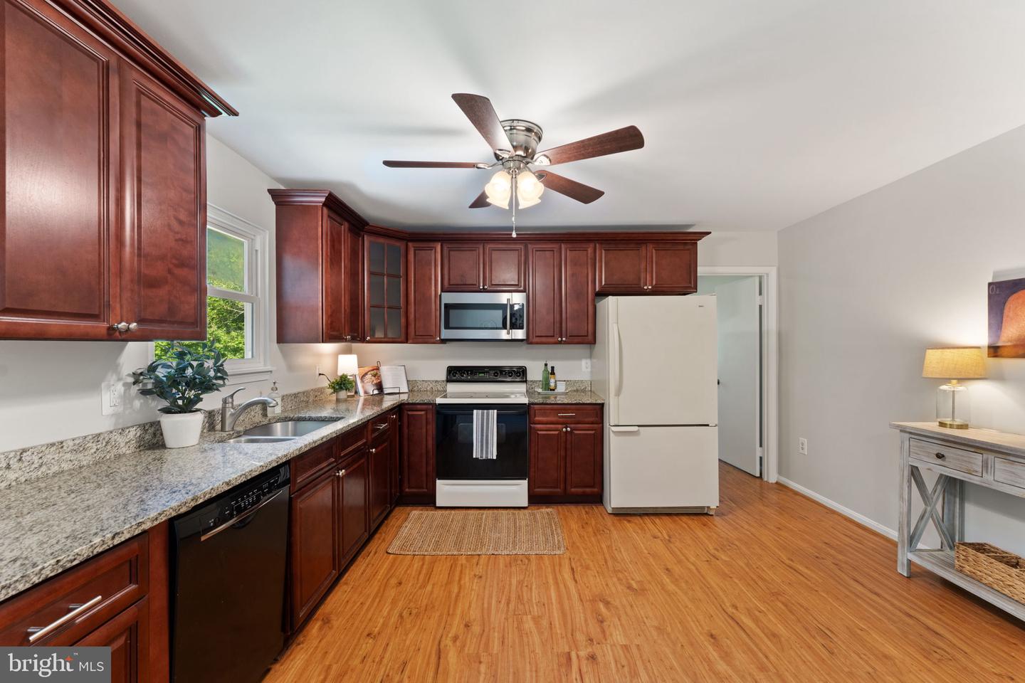 4229 JACKSON MILL RD, HAYMARKET, Virginia 20169, 4 Bedrooms Bedrooms, ,2 BathroomsBathrooms,Residential,For sale,4229 JACKSON MILL RD,VAPW2093924 MLS # VAPW2093924