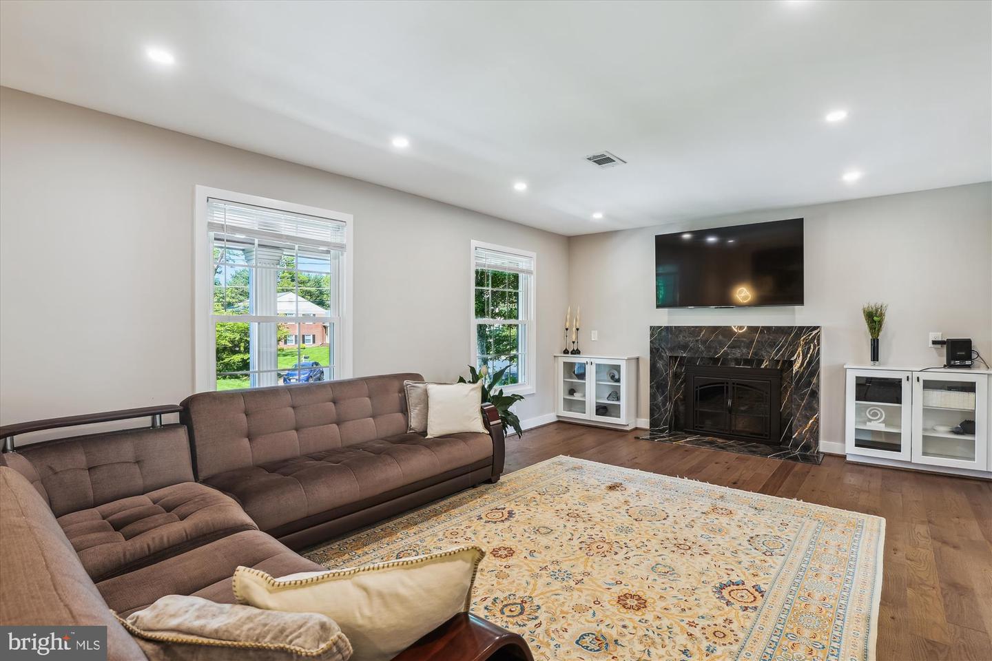101 OAKMONT CT NE, VIENNA, Virginia 22180, 6 Bedrooms Bedrooms, ,4 BathroomsBathrooms,Residential,For sale,101 OAKMONT CT NE,VAFX2238710 MLS # VAFX2238710