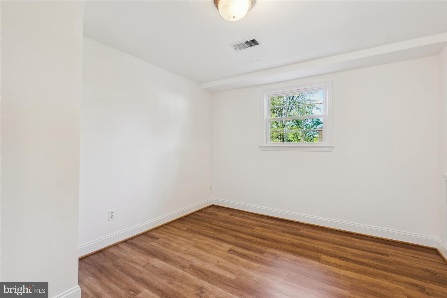 101 OAKMONT CT NE, VIENNA, Virginia 22180, 6 Bedrooms Bedrooms, ,4 BathroomsBathrooms,Residential,For sale,101 OAKMONT CT NE,VAFX2238710 MLS # VAFX2238710