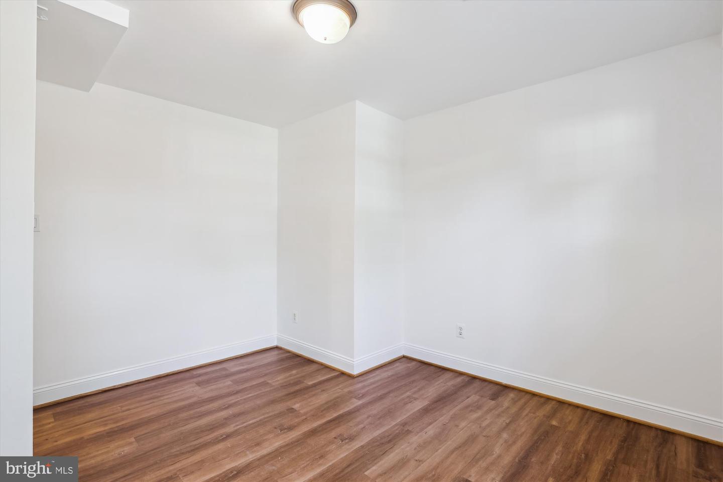 101 OAKMONT CT NE, VIENNA, Virginia 22180, 6 Bedrooms Bedrooms, ,4 BathroomsBathrooms,Residential,For sale,101 OAKMONT CT NE,VAFX2238710 MLS # VAFX2238710