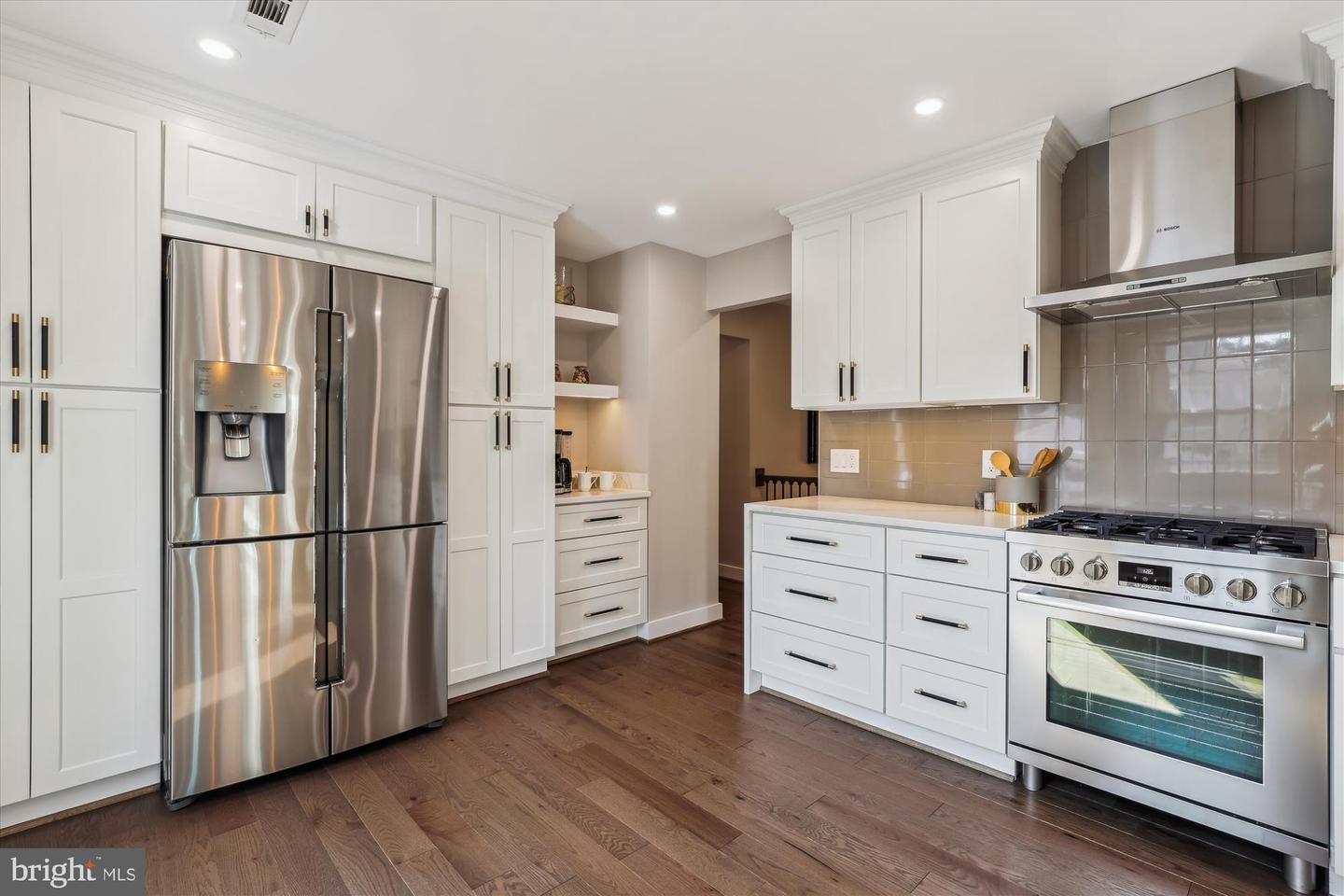 101 OAKMONT CT NE, VIENNA, Virginia 22180, 6 Bedrooms Bedrooms, ,4 BathroomsBathrooms,Residential,For sale,101 OAKMONT CT NE,VAFX2238710 MLS # VAFX2238710