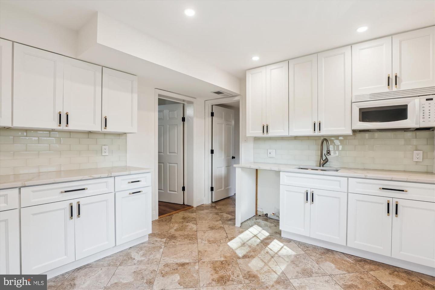101 OAKMONT CT NE, VIENNA, Virginia 22180, 6 Bedrooms Bedrooms, ,4 BathroomsBathrooms,Residential,For sale,101 OAKMONT CT NE,VAFX2238710 MLS # VAFX2238710