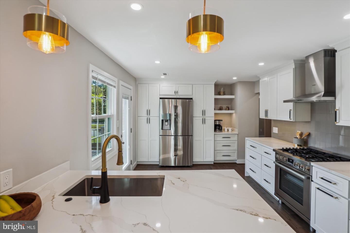 101 OAKMONT CT NE, VIENNA, Virginia 22180, 6 Bedrooms Bedrooms, ,4 BathroomsBathrooms,Residential,For sale,101 OAKMONT CT NE,VAFX2238710 MLS # VAFX2238710