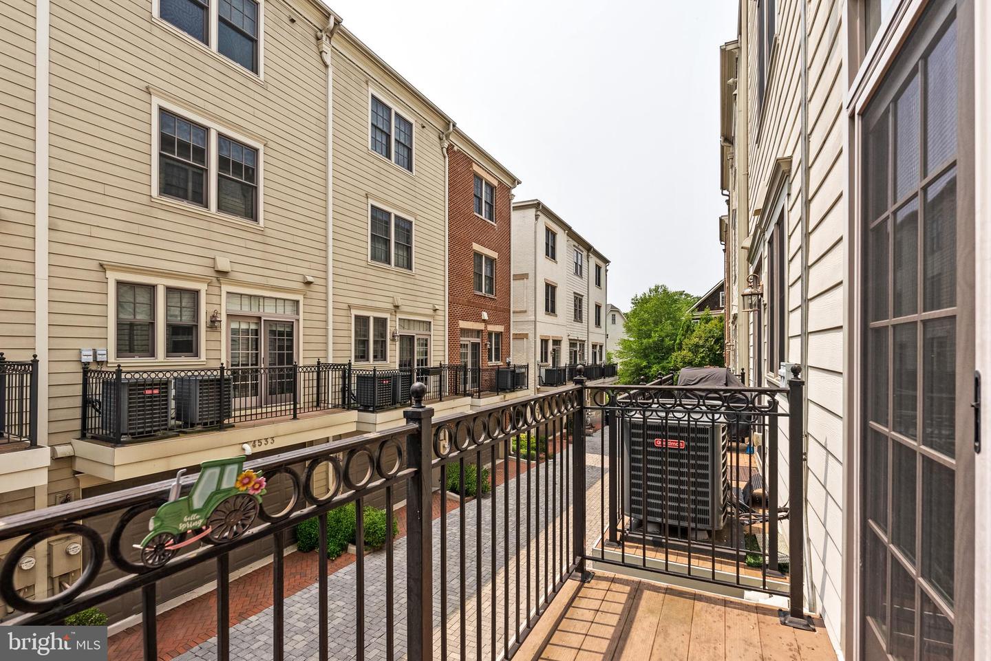 4452 1/2 MACARTHUR BLVD NW, WASHINGTON, District Of Columbia 20007, 4 Bedrooms Bedrooms, ,3 BathroomsBathrooms,Residential,For sale,4452 1/2 MACARTHUR BLVD NW,DCDC2199150 MLS # DCDC2199150