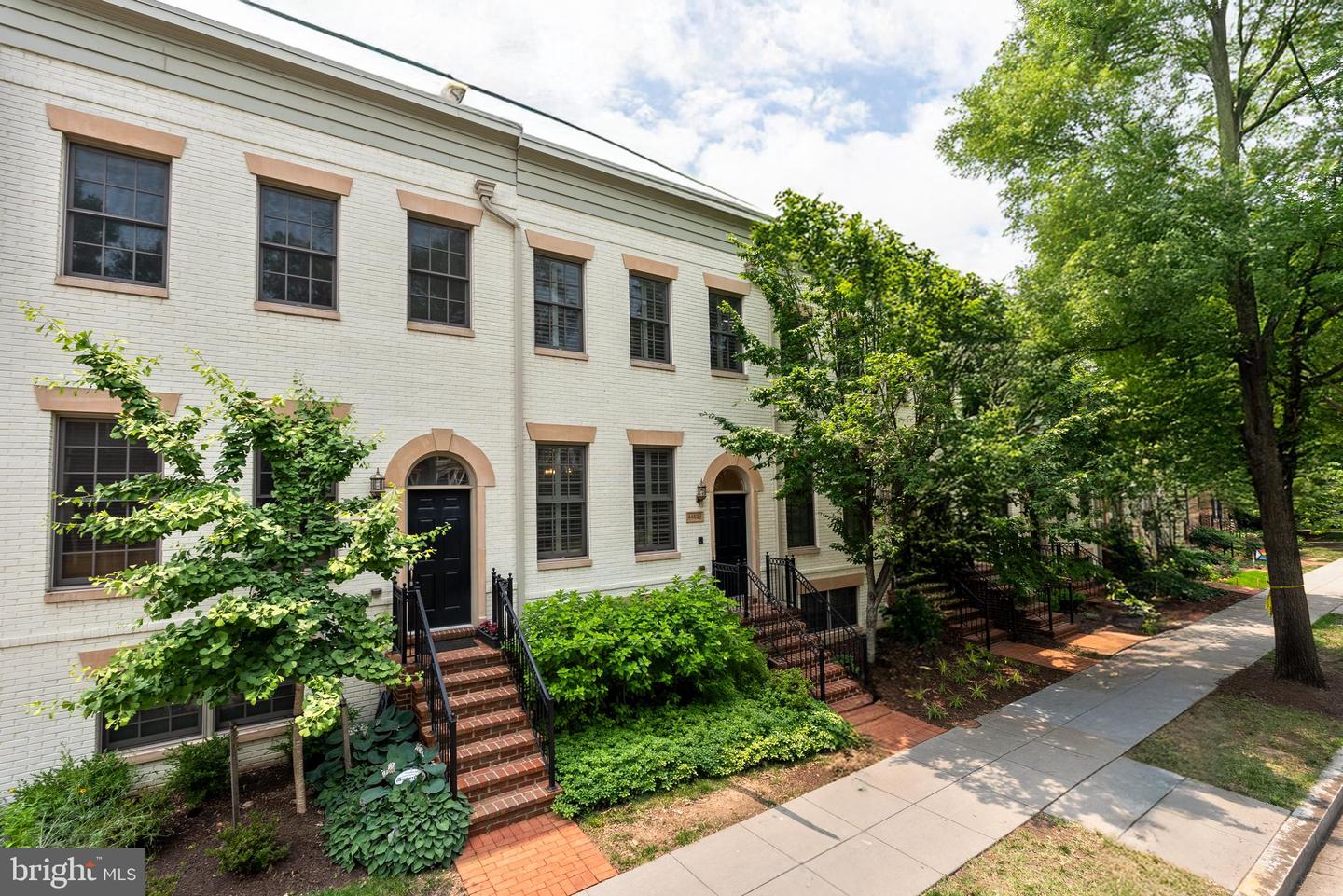 4452 1/2 MACARTHUR BLVD NW, WASHINGTON, District Of Columbia 20007, 4 Bedrooms Bedrooms, ,3 BathroomsBathrooms,Residential,For sale,4452 1/2 MACARTHUR BLVD NW,DCDC2199150 MLS # DCDC2199150