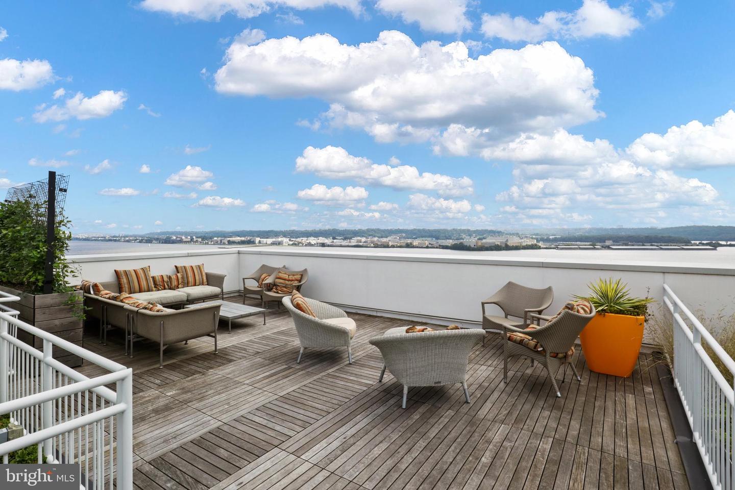 925 N FAIRFAX ST #704, ALEXANDRIA, Virginia 22314, 1 Bedroom Bedrooms, ,1 BathroomBathrooms,Residential,For sale,925 N FAIRFAX ST #704,VAAX2045002 MLS # VAAX2045002