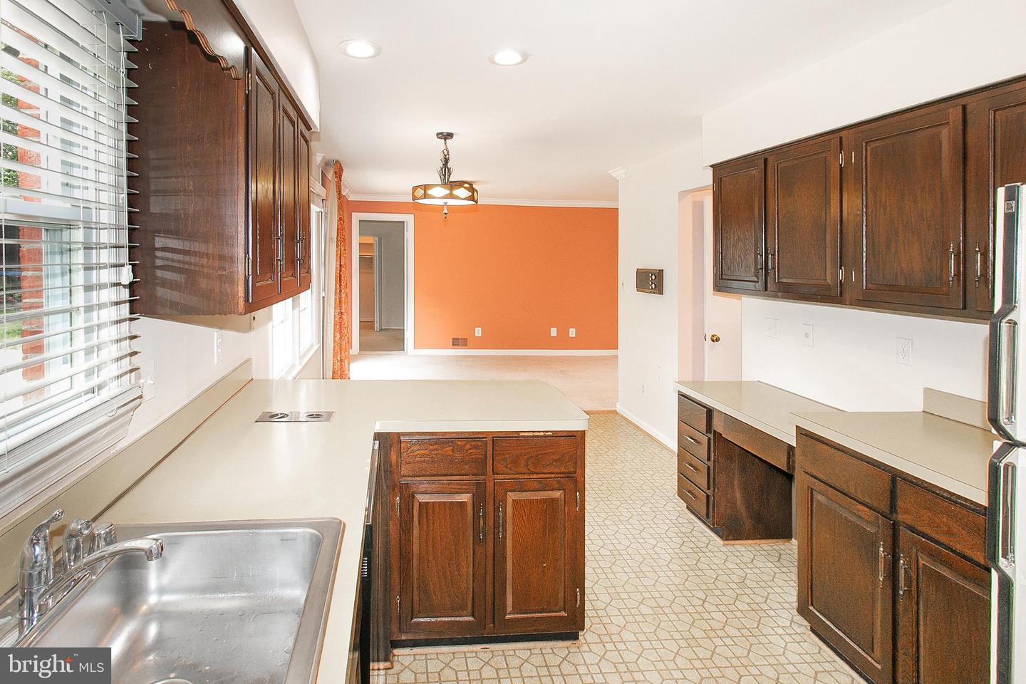 609 KEARNEY CT SW, VIENNA, Virginia 22180, 5 Bedrooms Bedrooms, ,2 BathroomsBathrooms,Residential,For sale,609 KEARNEY CT SW,VAFX2238886 MLS # VAFX2238886