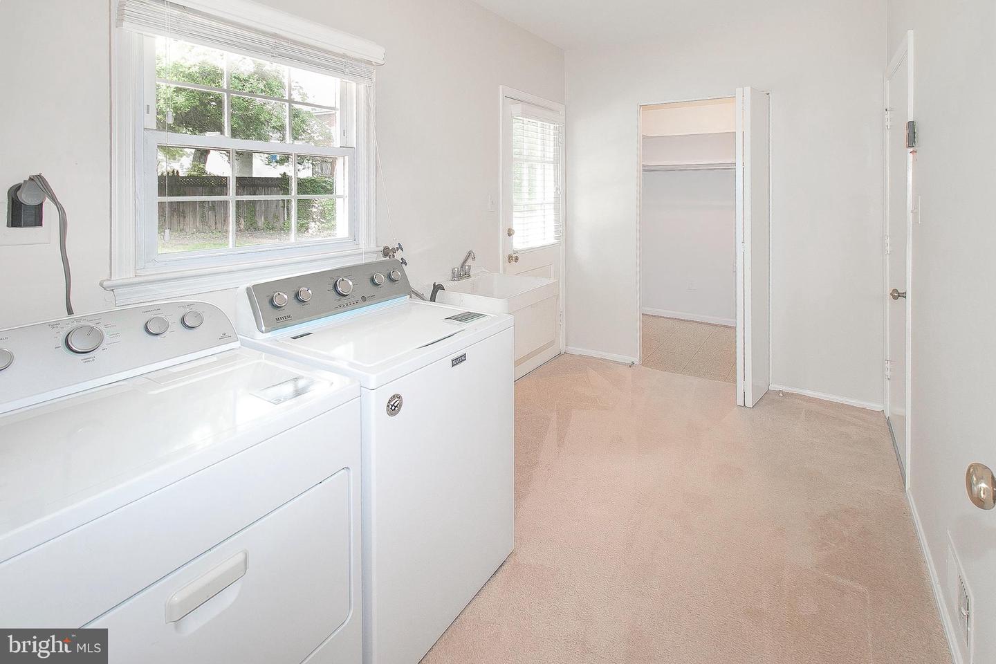 609 KEARNEY CT SW, VIENNA, Virginia 22180, 5 Bedrooms Bedrooms, ,2 BathroomsBathrooms,Residential,For sale,609 KEARNEY CT SW,VAFX2238886 MLS # VAFX2238886