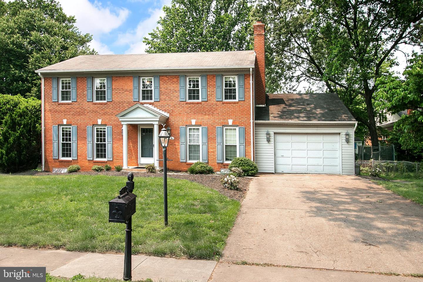 609 KEARNEY CT SW, VIENNA, Virginia 22180, 5 Bedrooms Bedrooms, ,2 BathroomsBathrooms,Residential,For sale,609 KEARNEY CT SW,VAFX2238886 MLS # VAFX2238886