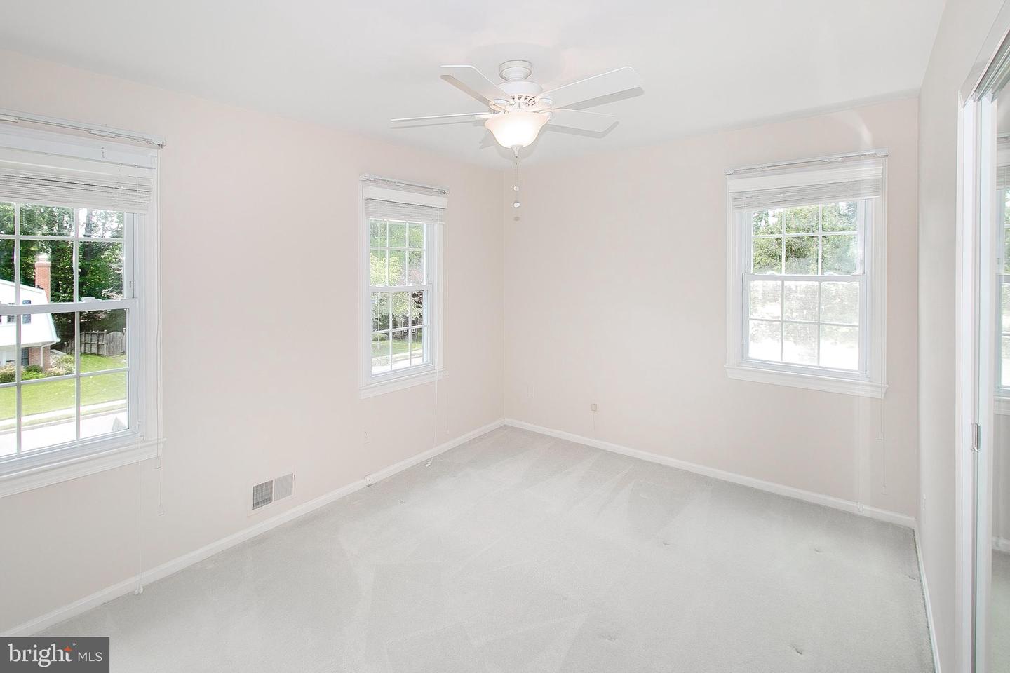 609 KEARNEY CT SW, VIENNA, Virginia 22180, 5 Bedrooms Bedrooms, ,2 BathroomsBathrooms,Residential,For sale,609 KEARNEY CT SW,VAFX2238886 MLS # VAFX2238886