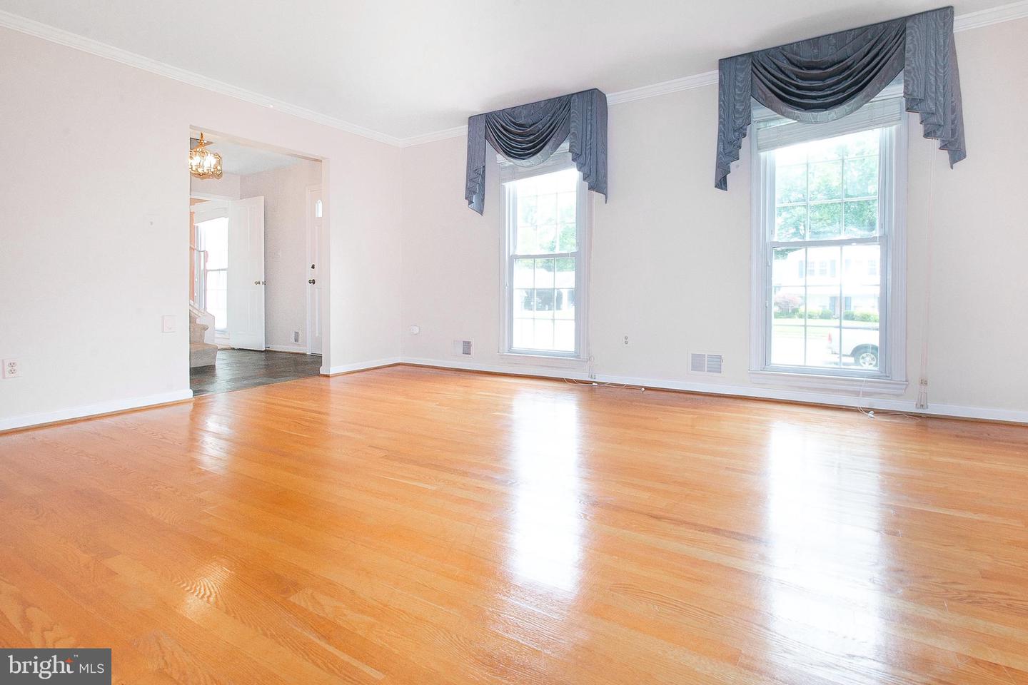609 KEARNEY CT SW, VIENNA, Virginia 22180, 5 Bedrooms Bedrooms, ,2 BathroomsBathrooms,Residential,For sale,609 KEARNEY CT SW,VAFX2238886 MLS # VAFX2238886