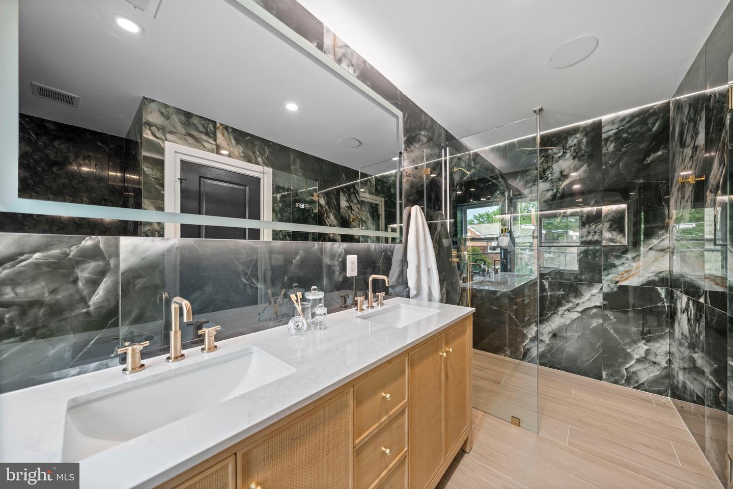 401 DECATUR ST NW, WASHINGTON, District Of Columbia 20011, 6 Bedrooms Bedrooms, ,4 BathroomsBathrooms,Residential,For sale,401 DECATUR ST NW,DCDC2199318 MLS # DCDC2199318