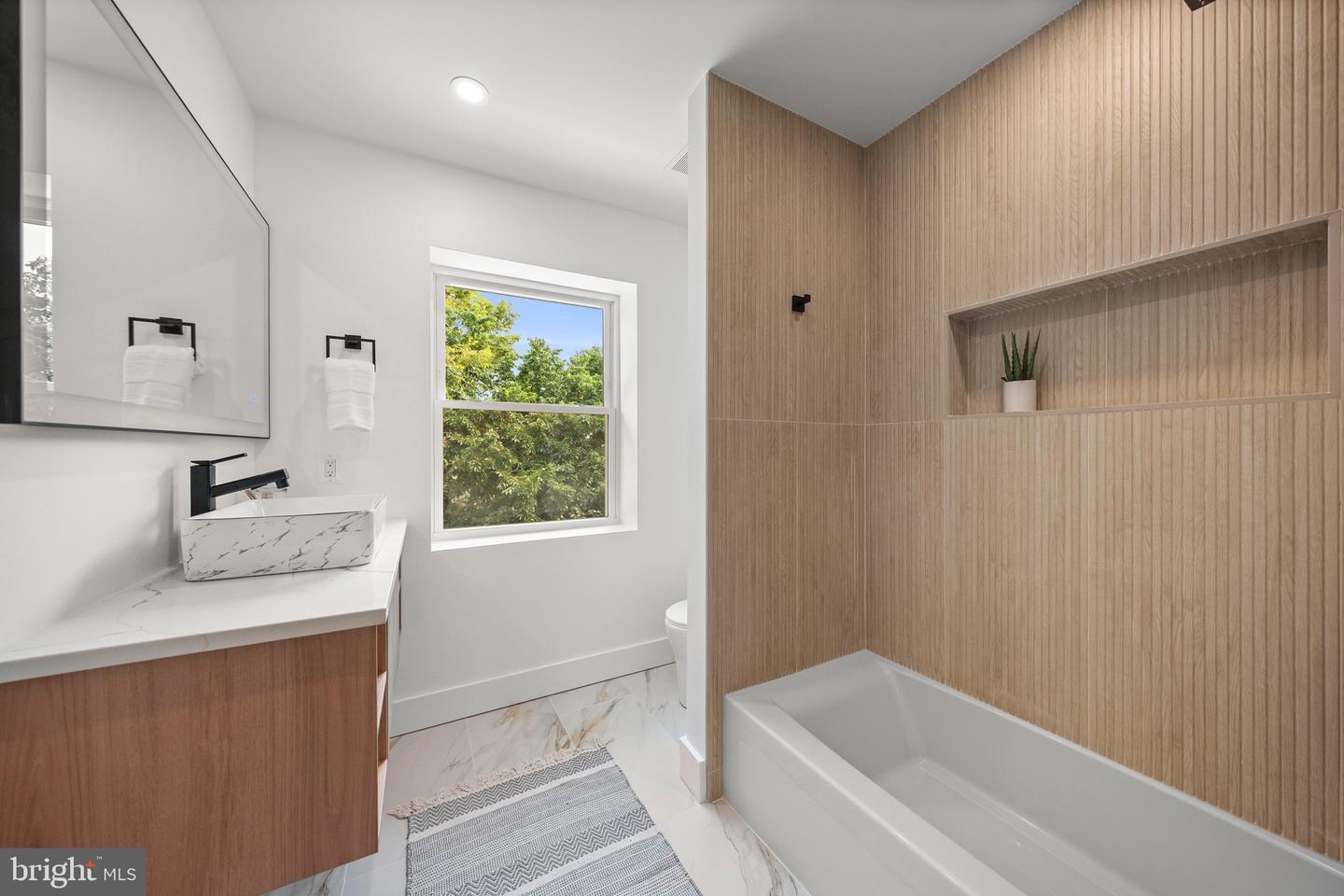 401 DECATUR ST NW, WASHINGTON, District Of Columbia 20011, 6 Bedrooms Bedrooms, ,4 BathroomsBathrooms,Residential,For sale,401 DECATUR ST NW,DCDC2199318 MLS # DCDC2199318